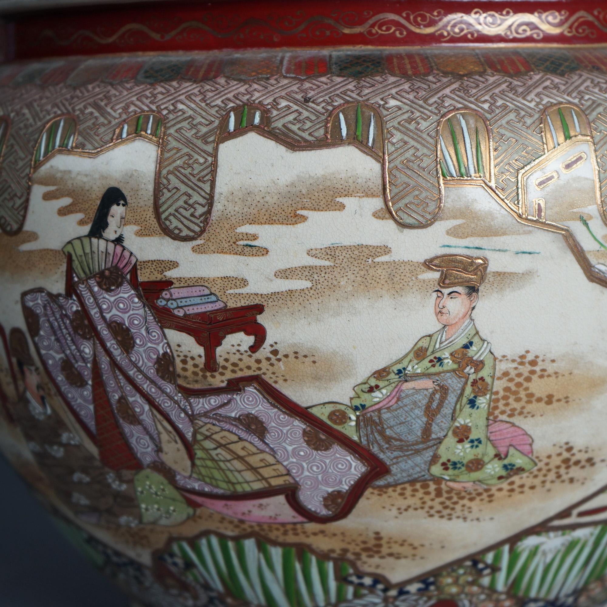 Antigua urna de suelo de cerámica japonesa Satsuma, escena exterior con figuras, C1920 2