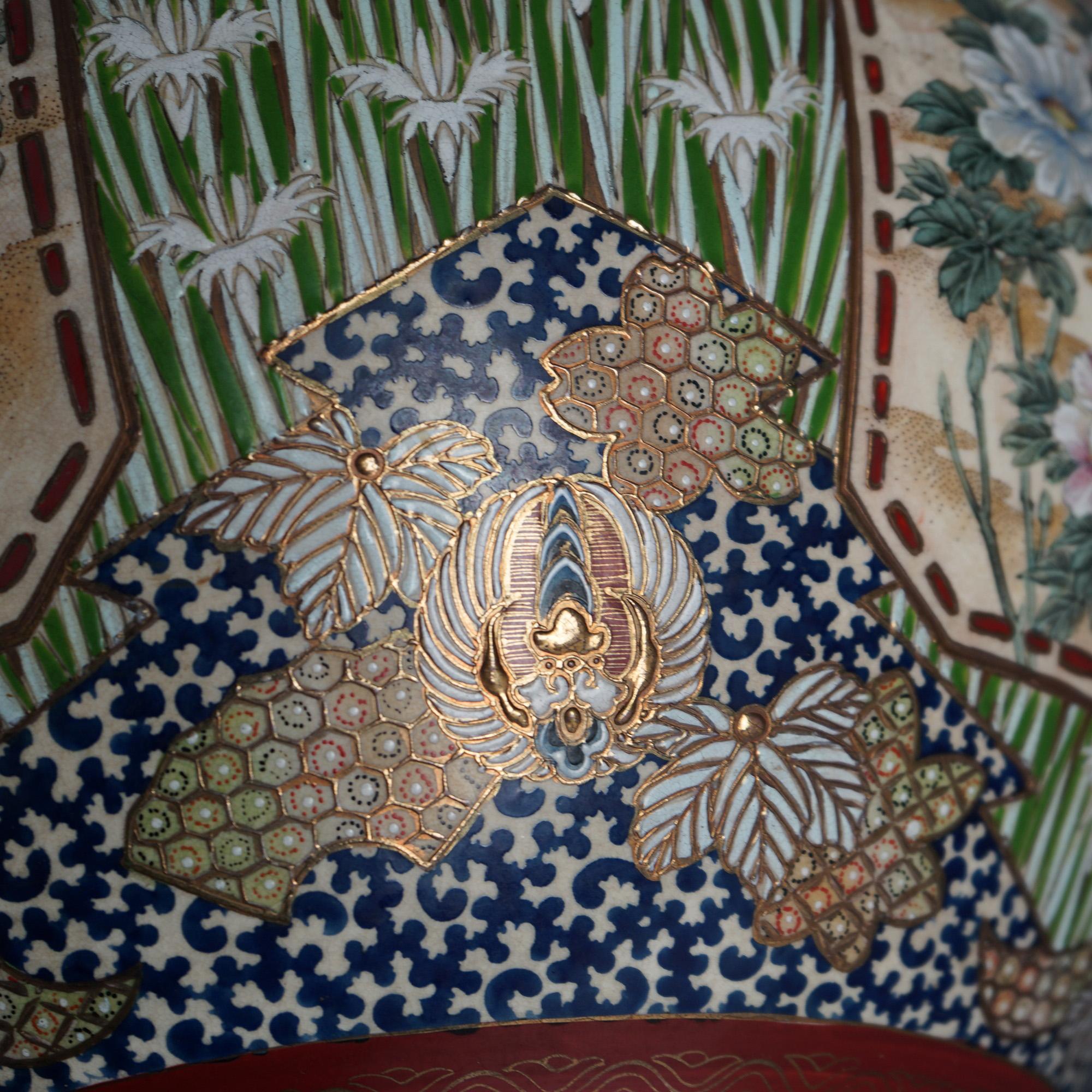 Antigua urna de suelo de cerámica japonesa Satsuma, escena exterior con figuras, C1920 3