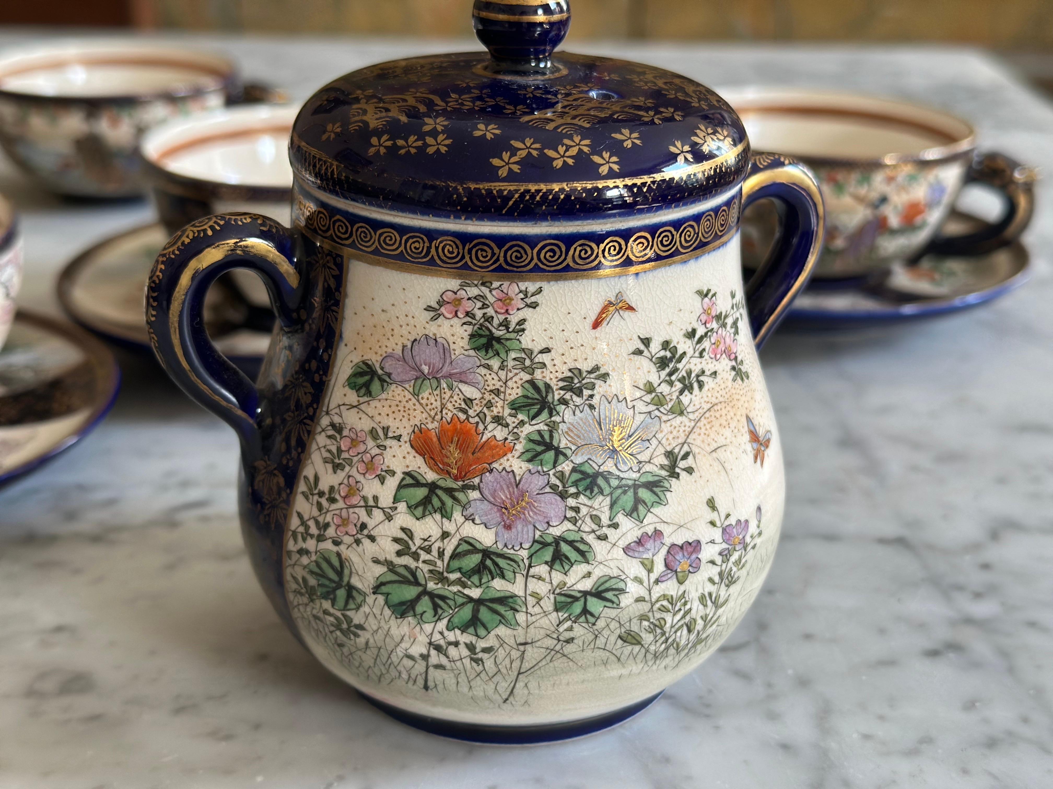 Service à thé ancien japonais Satsuma, période Taishō - Kyō-Satsuma peint à la main en vente 6