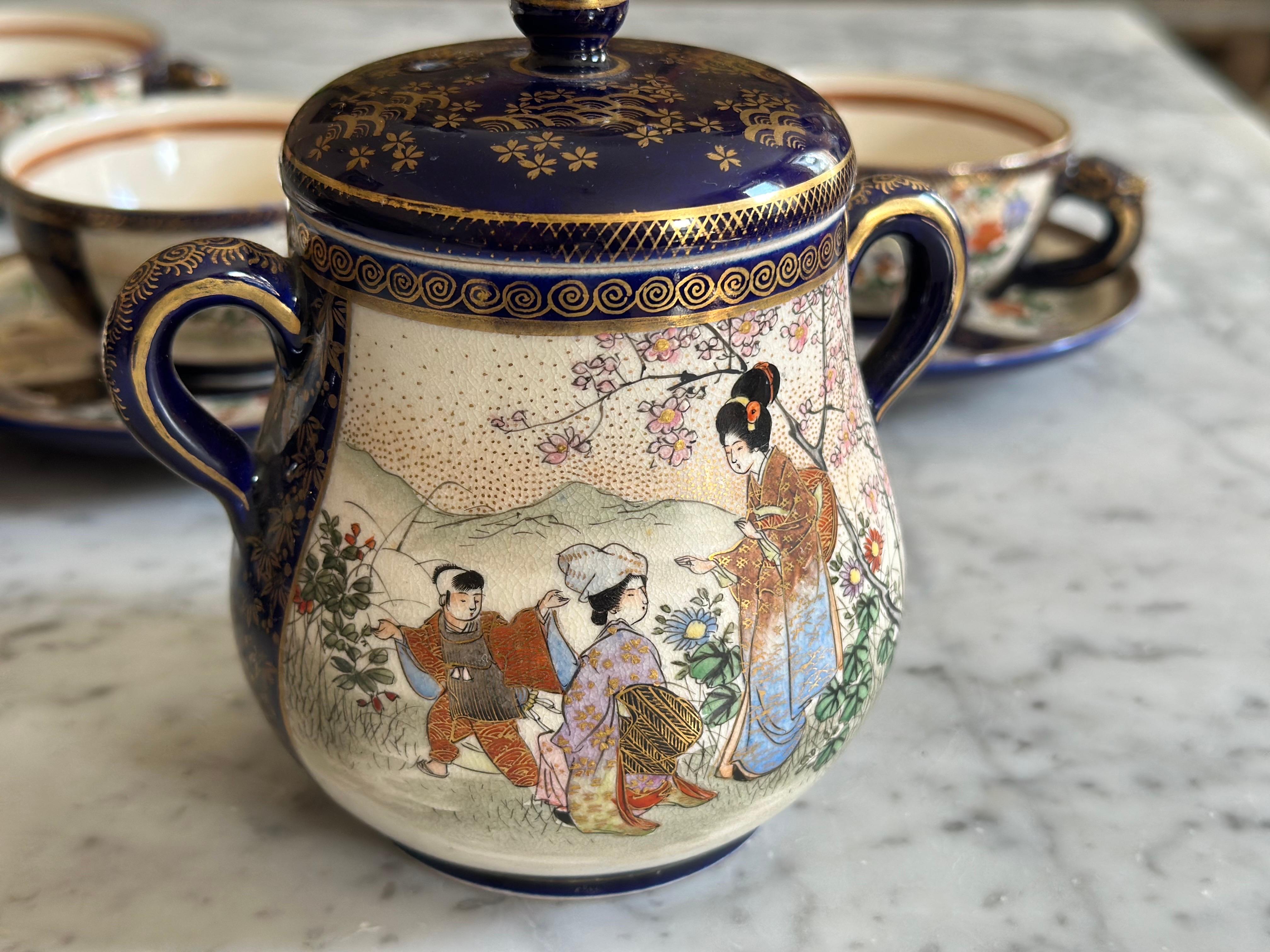 Service à thé ancien japonais Satsuma, période Taishō - Kyō-Satsuma peint à la main en vente 8