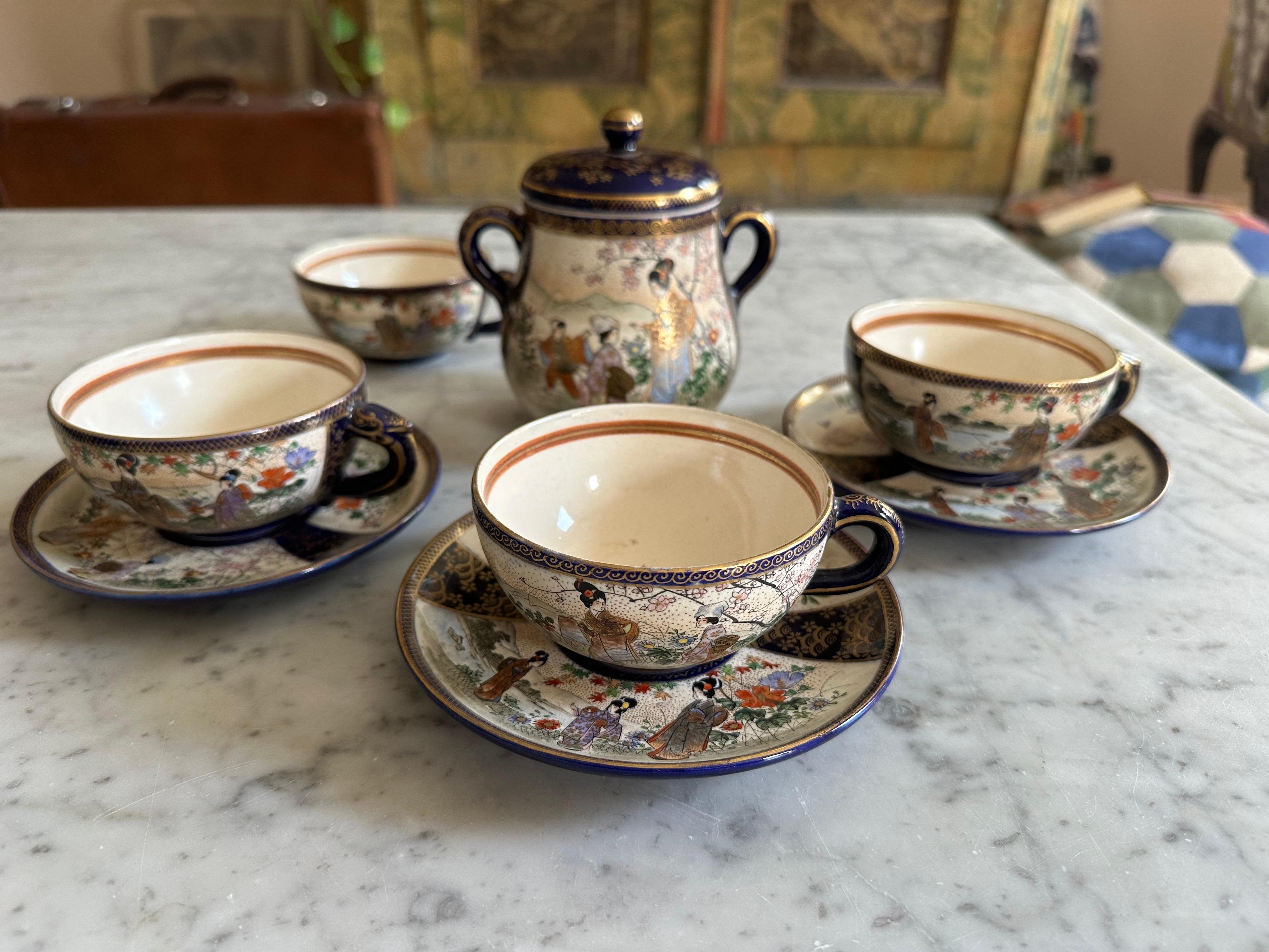 20ième siècle Service à thé ancien japonais Satsuma, période Taishō - Kyō-Satsuma peint à la main en vente