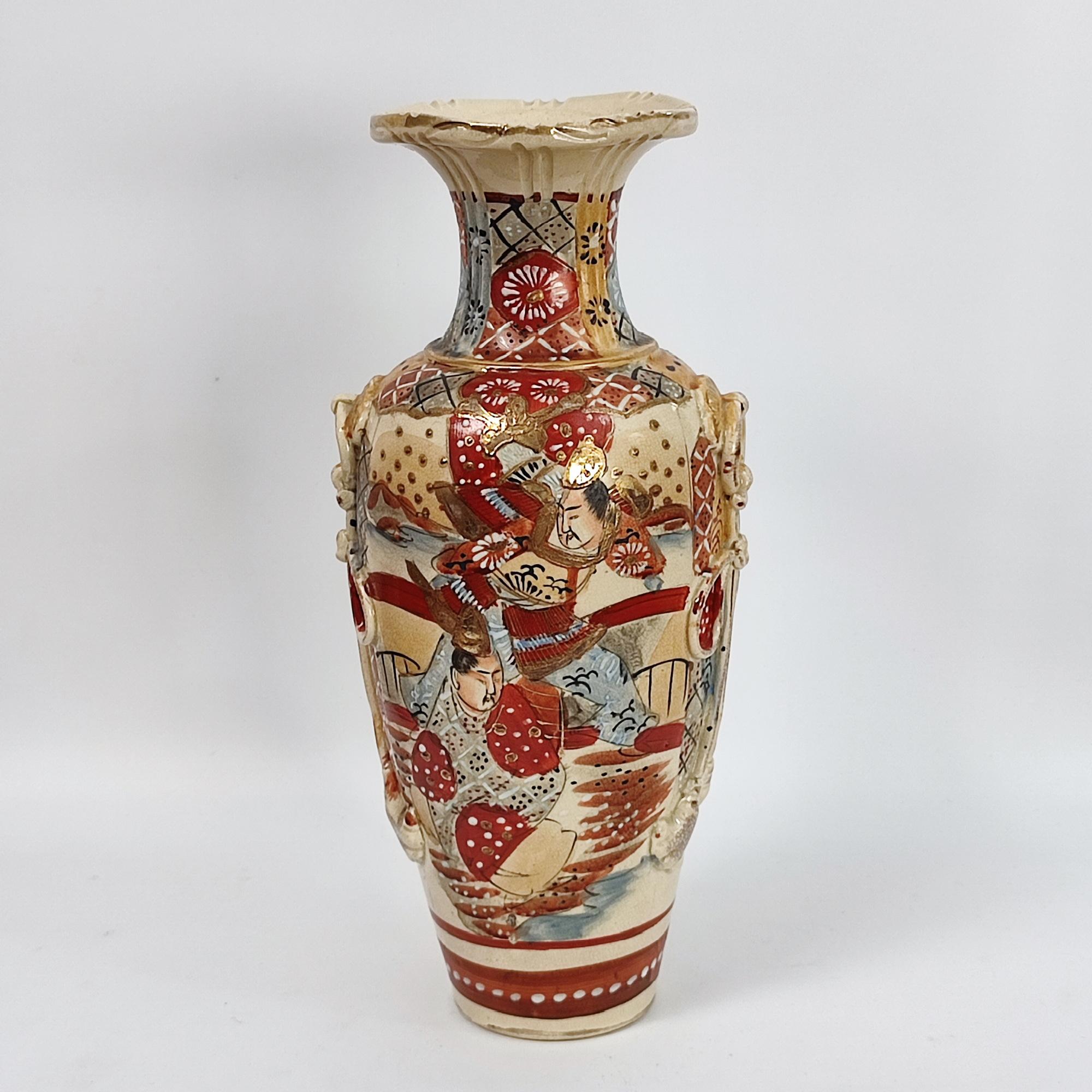 Dipinto a mano Antico vaso giapponese Satsuma, scena di guerriero dipinta a mano, capolavoro dell'epoca Meiji in vendita
