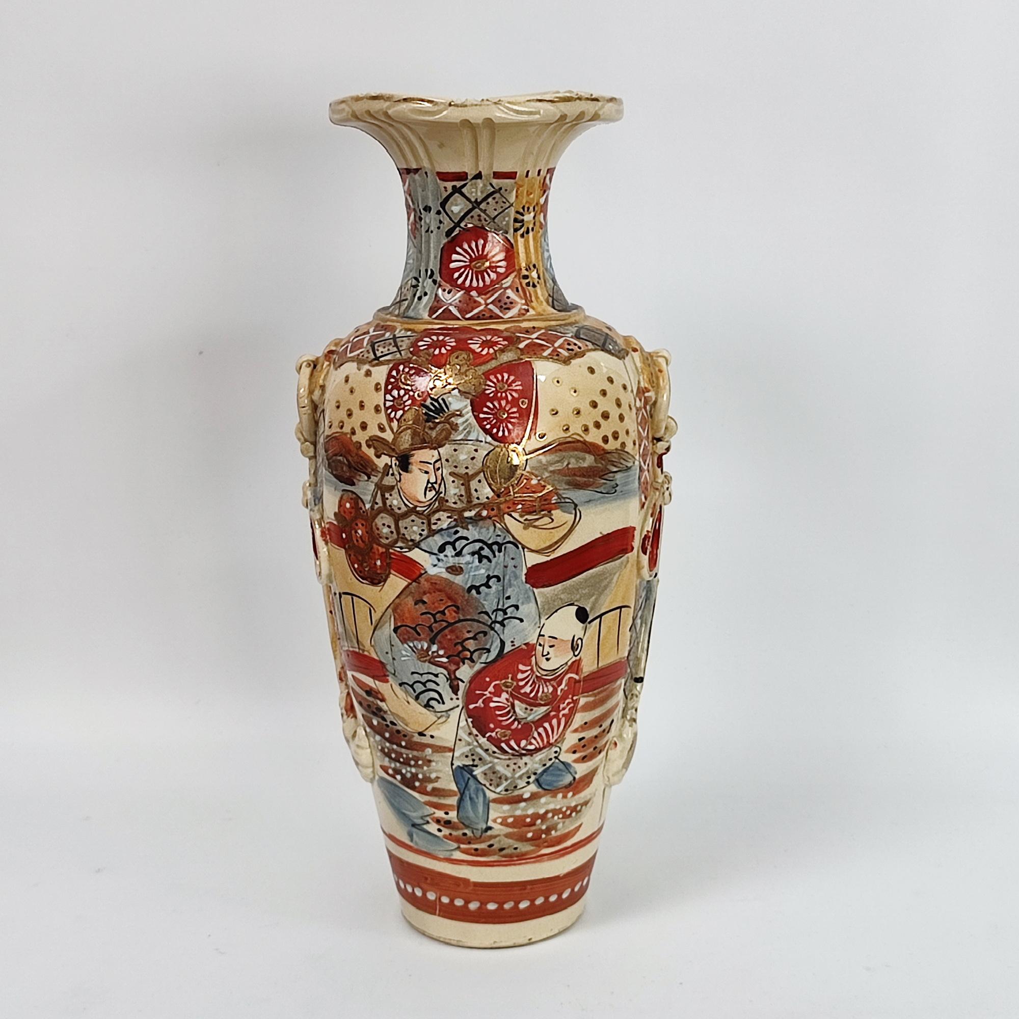 Porcellana Antico vaso giapponese Satsuma, scena di guerriero dipinta a mano, capolavoro dell'epoca Meiji in vendita