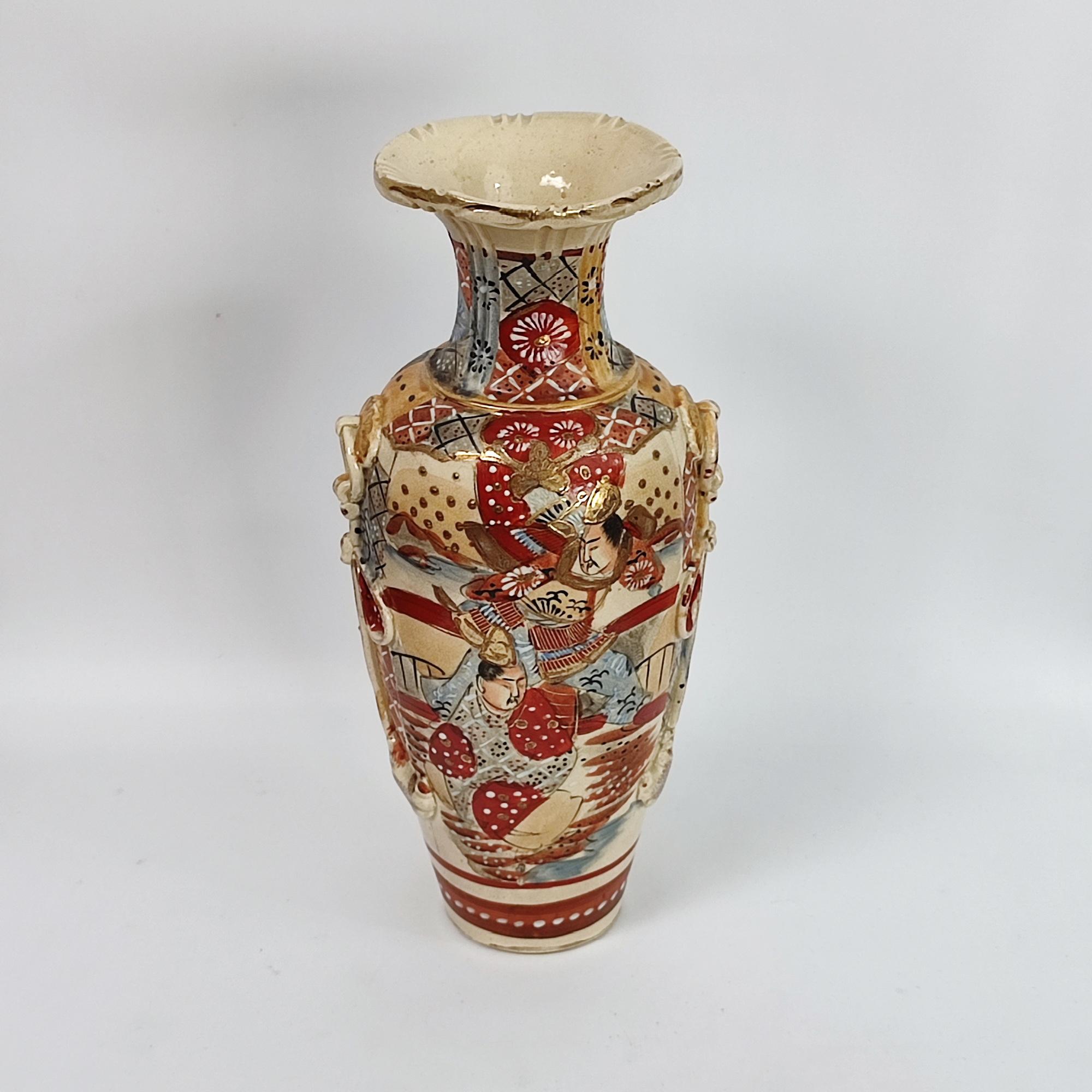 Antico vaso giapponese Satsuma, scena di guerriero dipinta a mano, capolavoro dell'epoca Meiji in vendita 1