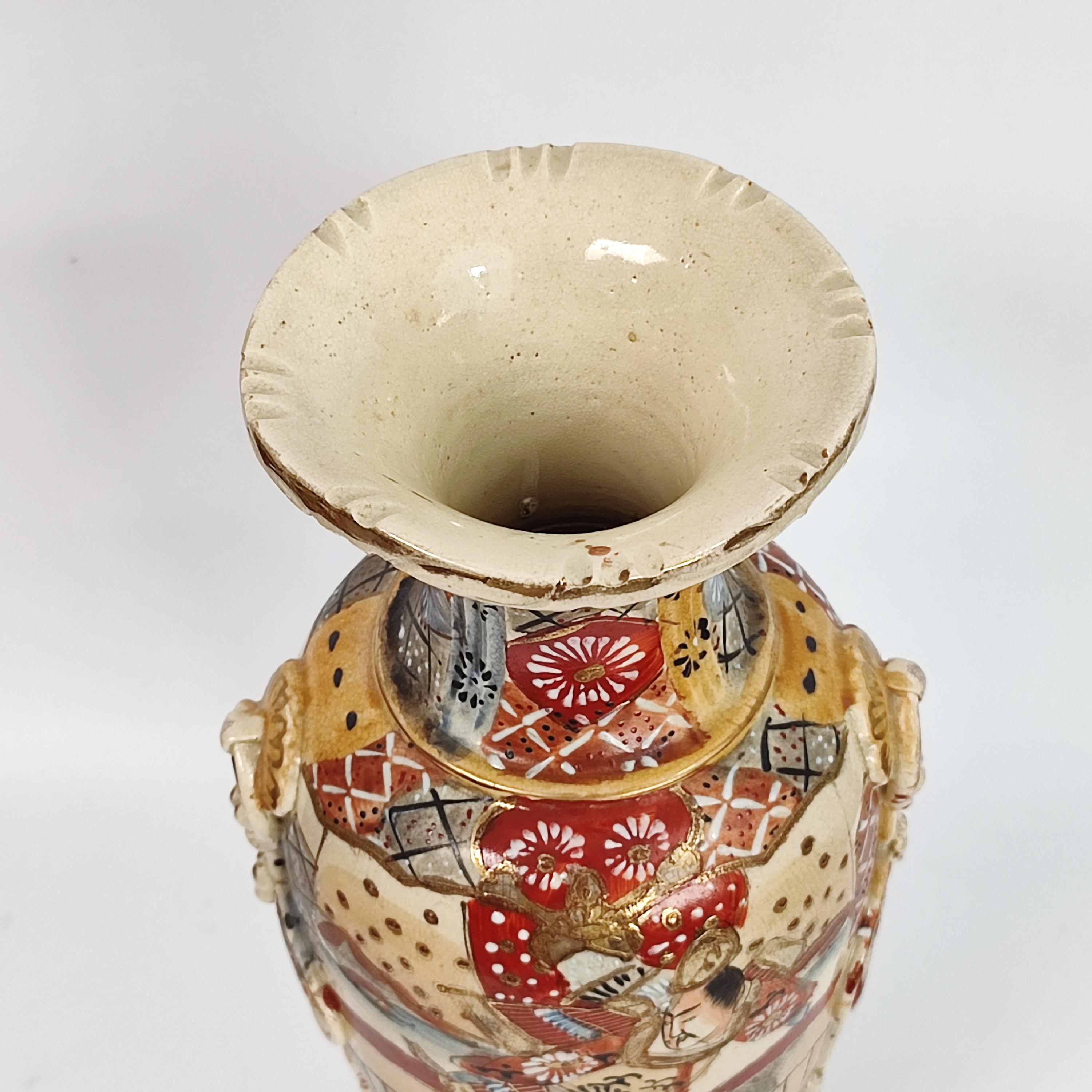 Antico vaso giapponese Satsuma, scena di guerriero dipinta a mano, capolavoro dell'epoca Meiji in vendita 2