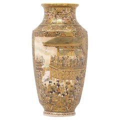 Antique Japanese Satsuma Vase Taizan for Hattori Meiji Period (1868-1912)