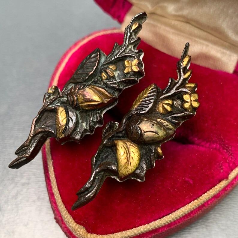 Antique Japanese Shakudo Cufflinks with Floral Designs For Sale 2