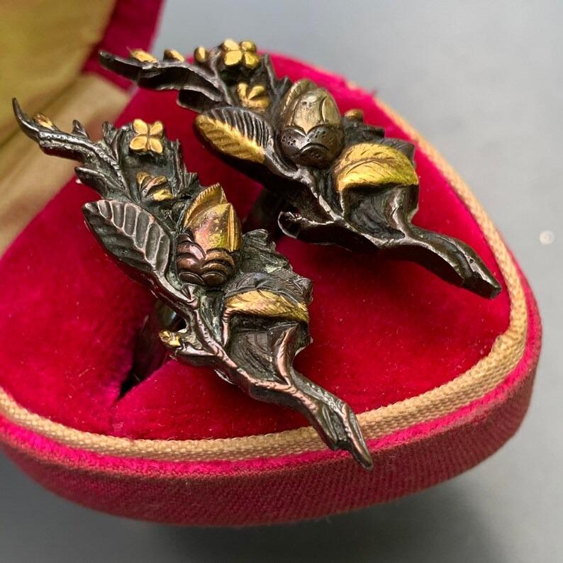 Antique Japanese Shakudo Cufflinks with Floral Designs For Sale 4