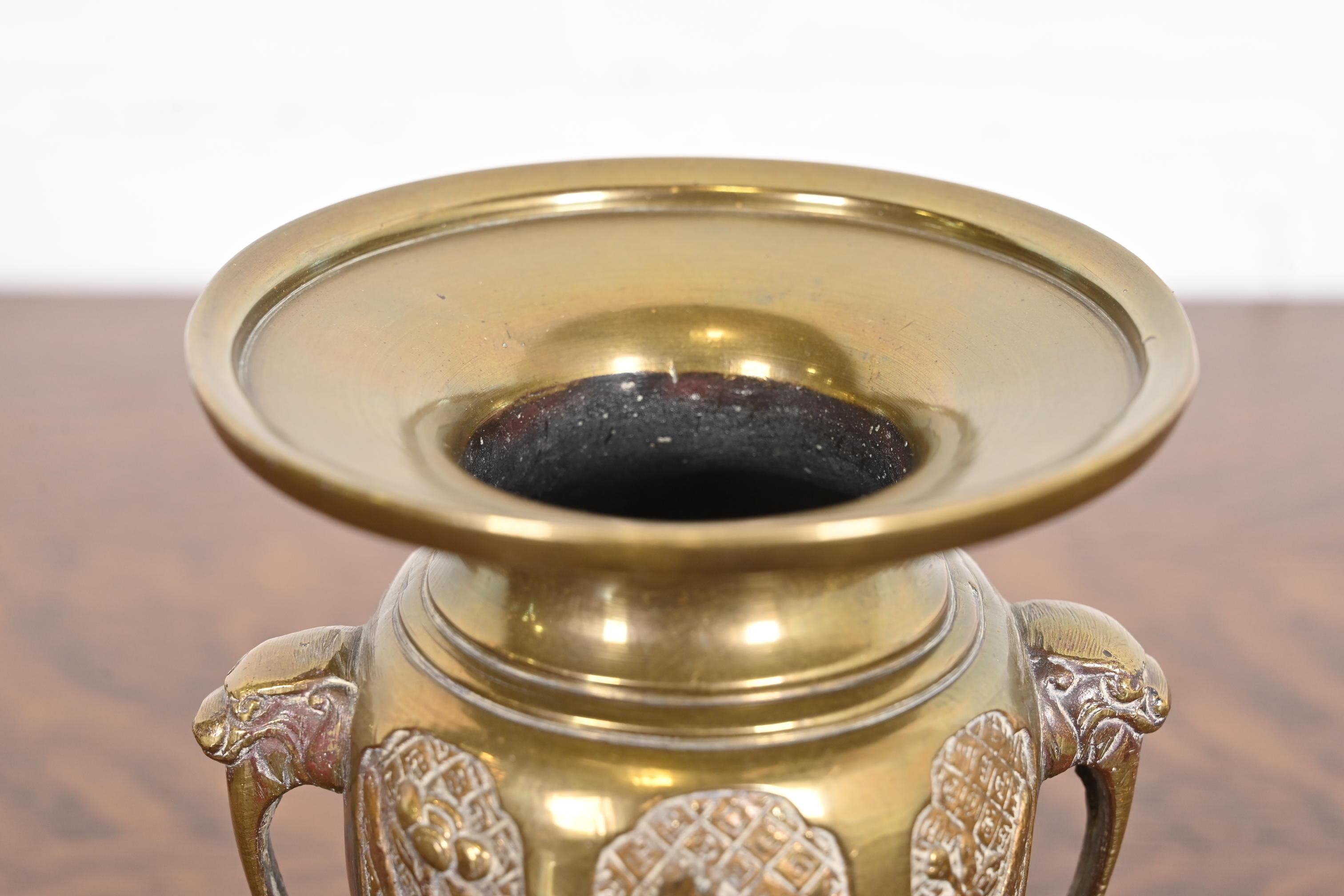 XX secolo Antico vaso giapponese Showa Usubata in bronzo in vendita