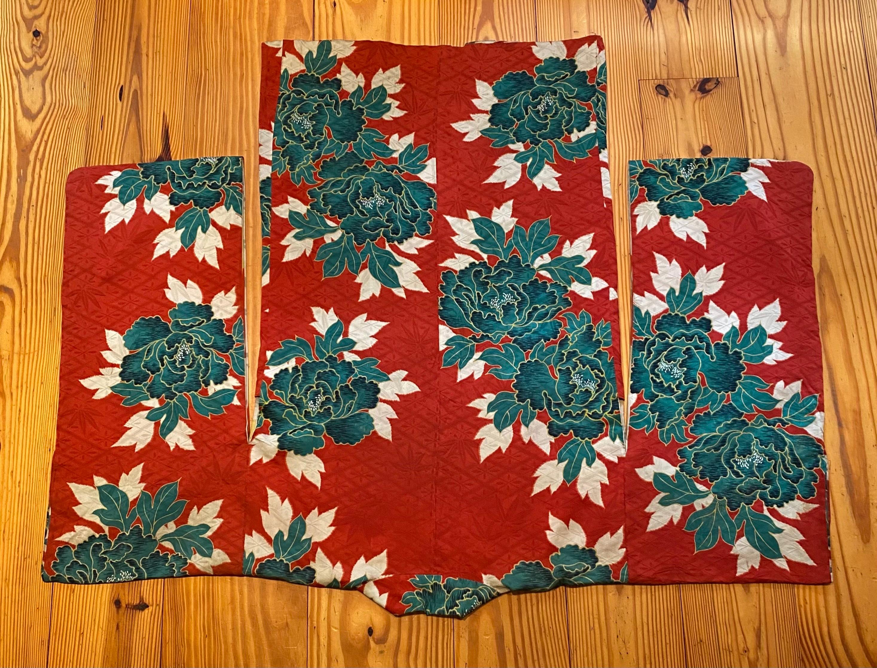Antique Japanese Silk Kimono In Good Condition For Sale In Bedford Hills, NY