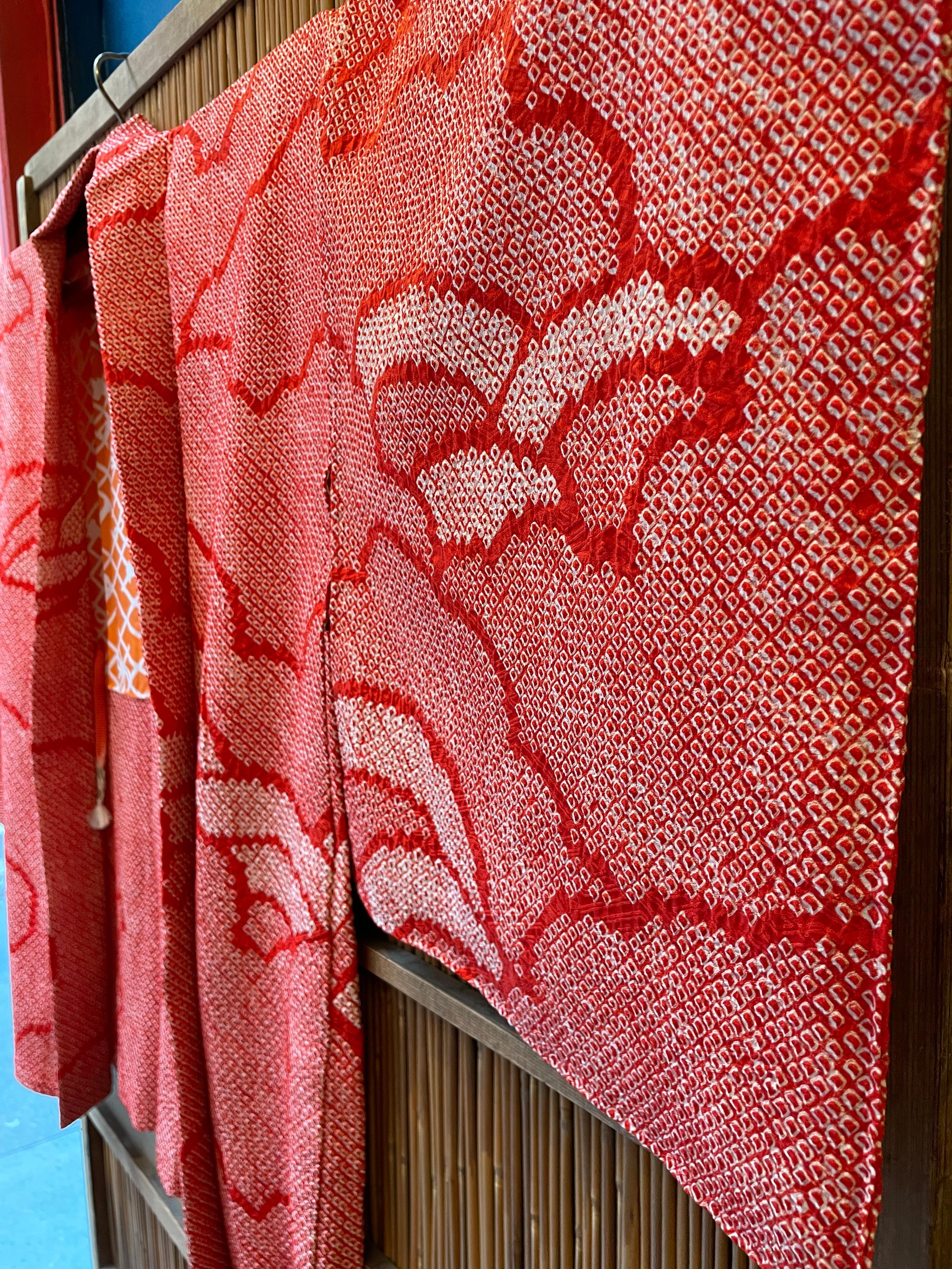 Antique Japanese Silk Red Haori Jacket Shibori-Style, 1970s For Sale 1