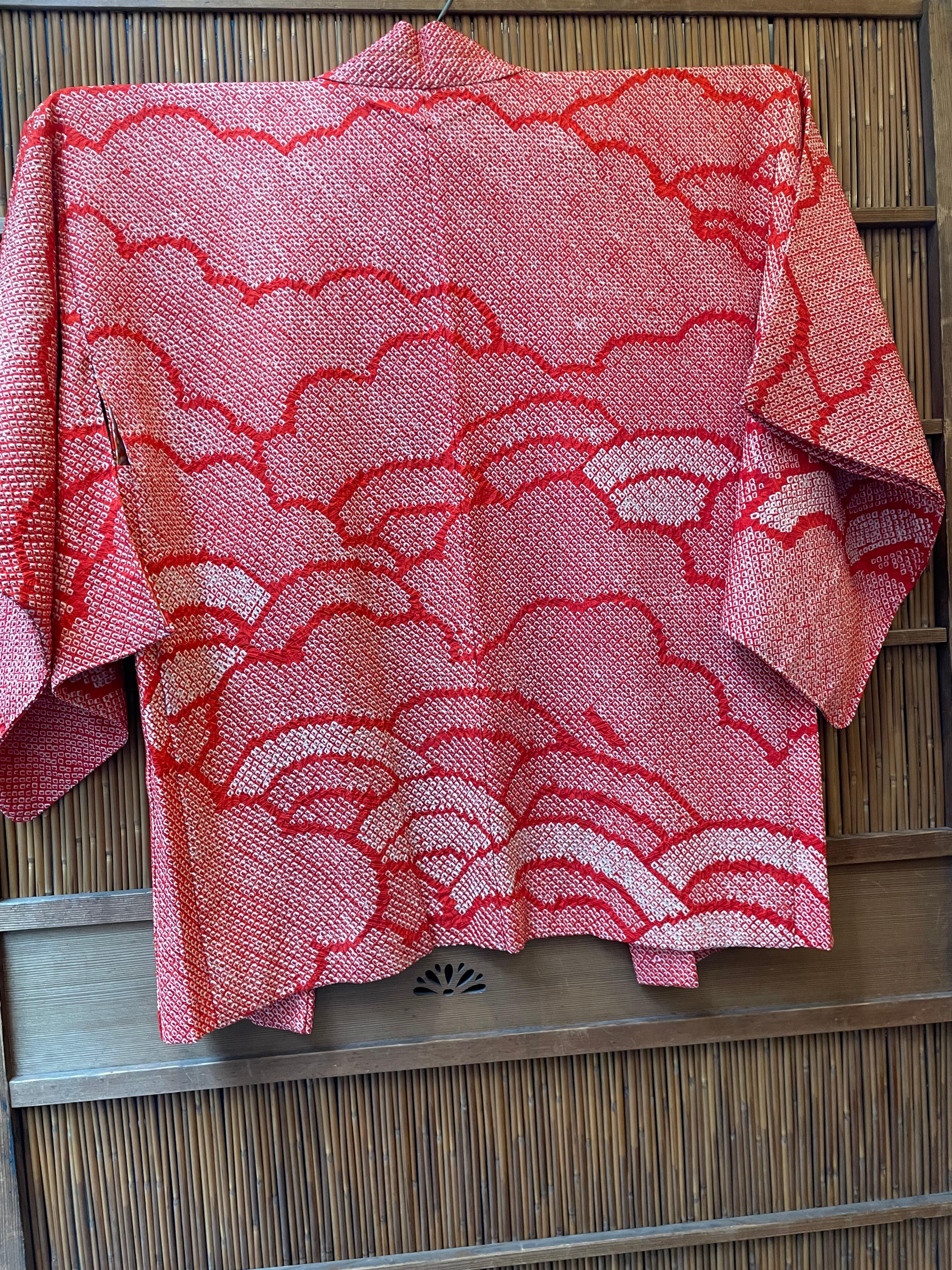 Antique Japanese Silk Red Haori Jacket Shibori-Style, 1970s For Sale 2