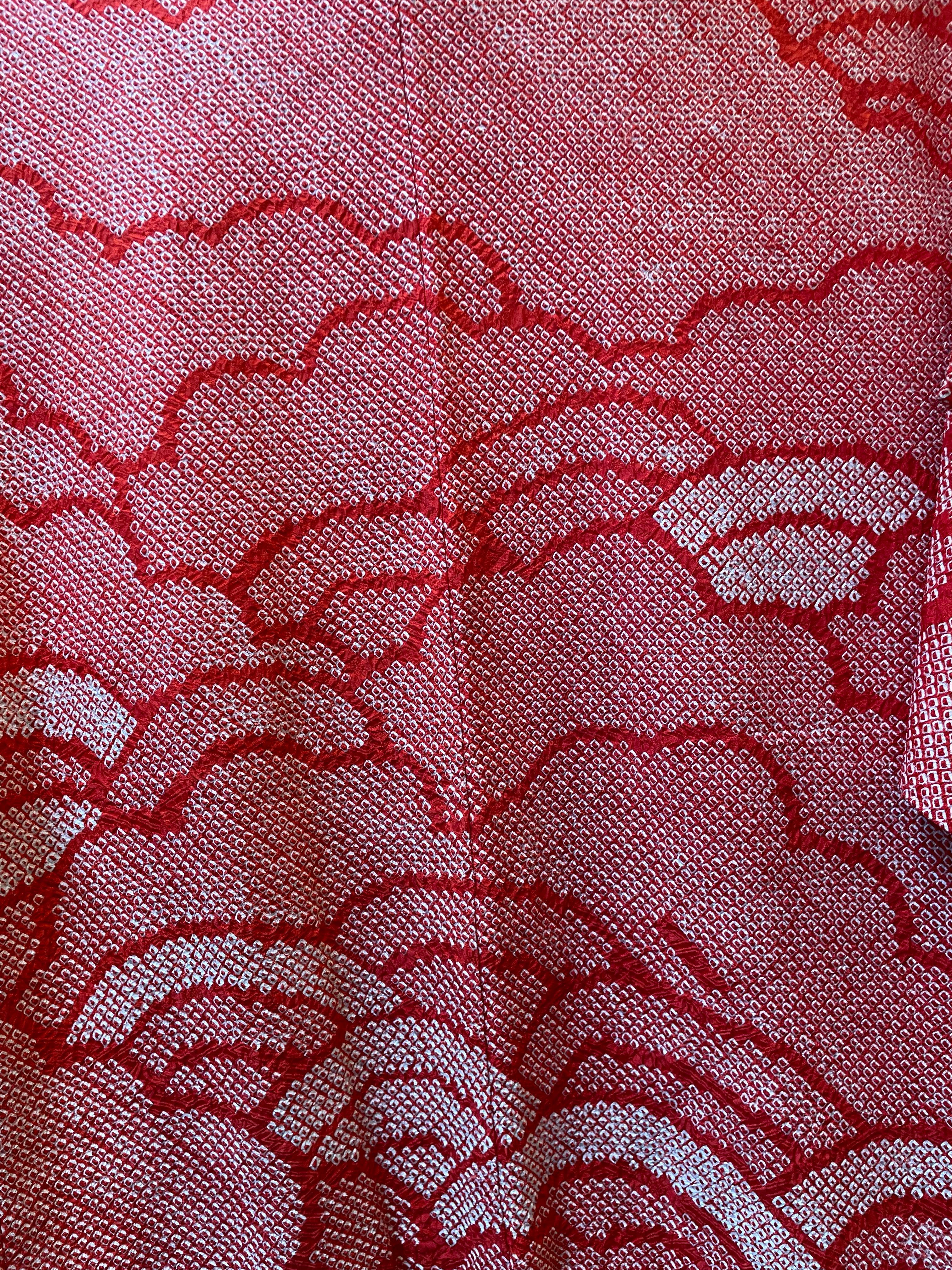 Antique Japanese Silk Red Haori Jacket Shibori-Style, 1970s For Sale 4