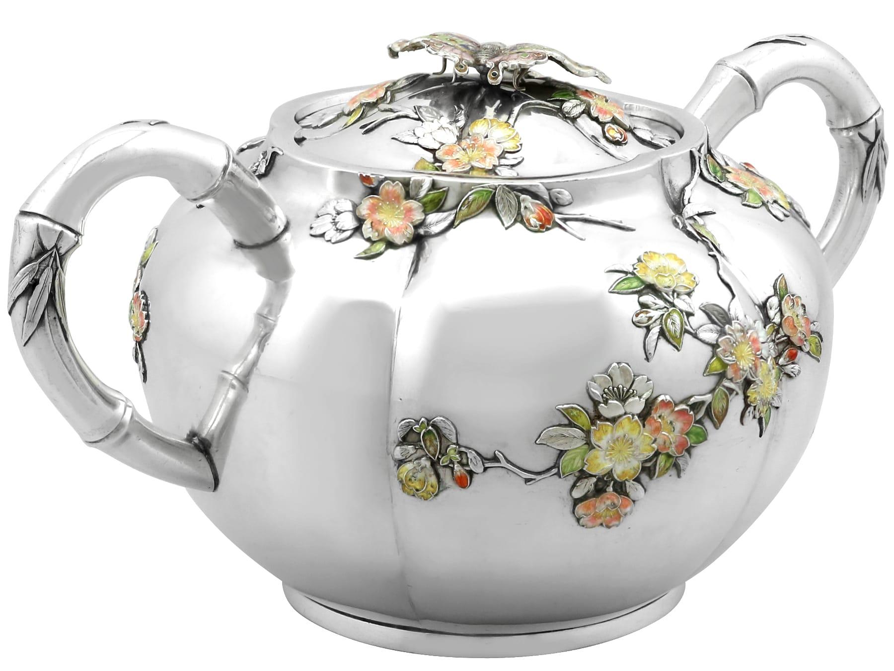 Antikes japanisches Silber und Emaille Sahnekännchen und Zuckerdose CIRCA 1890 im Angebot 1