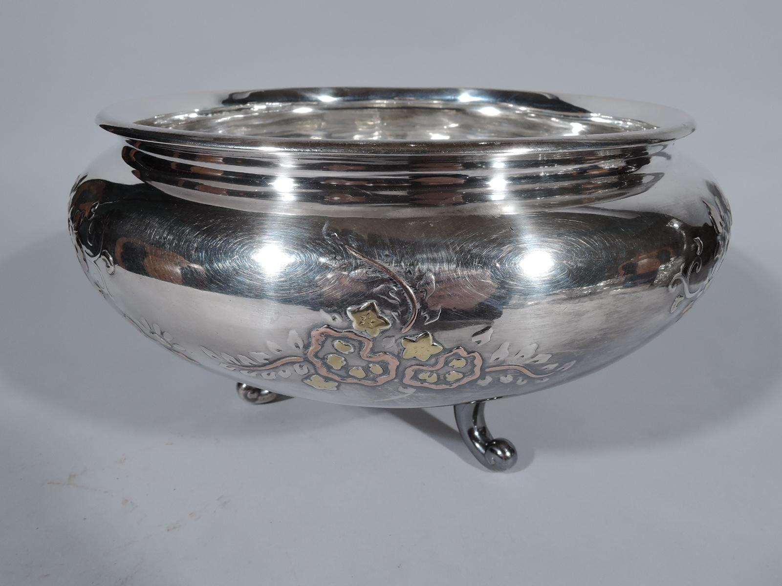 Antique Japanese Silver Bowl with Mixed Metal Flowers and Birds In Excellent Condition In New York, NY