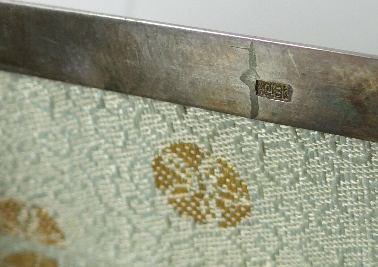 Antike japanische Silber-Emaille-Cloisonné-Kasten aus Silber im Angebot 1