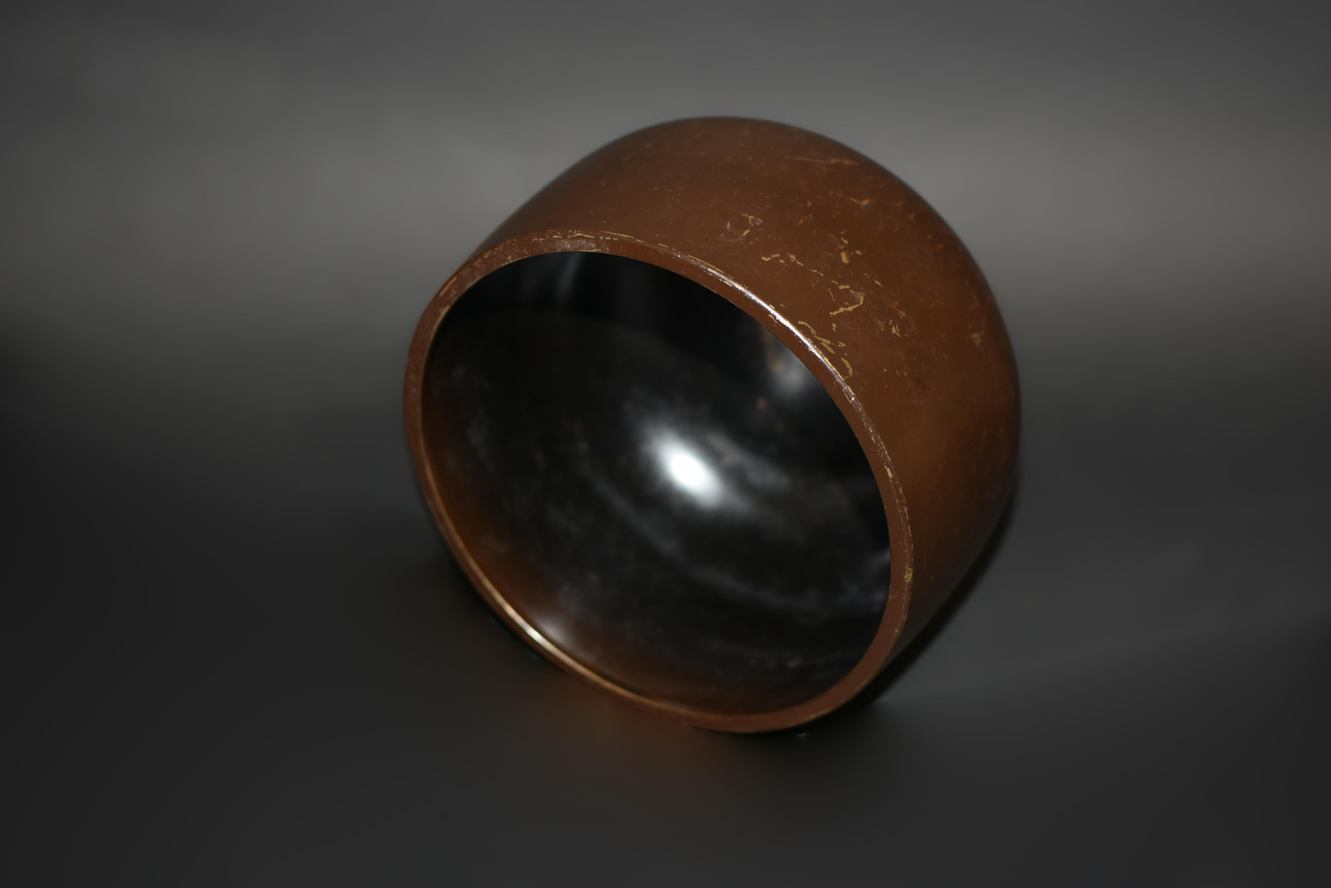 Antike japanische Klangschale Brown Earth E4 Tone (Bronze) im Angebot