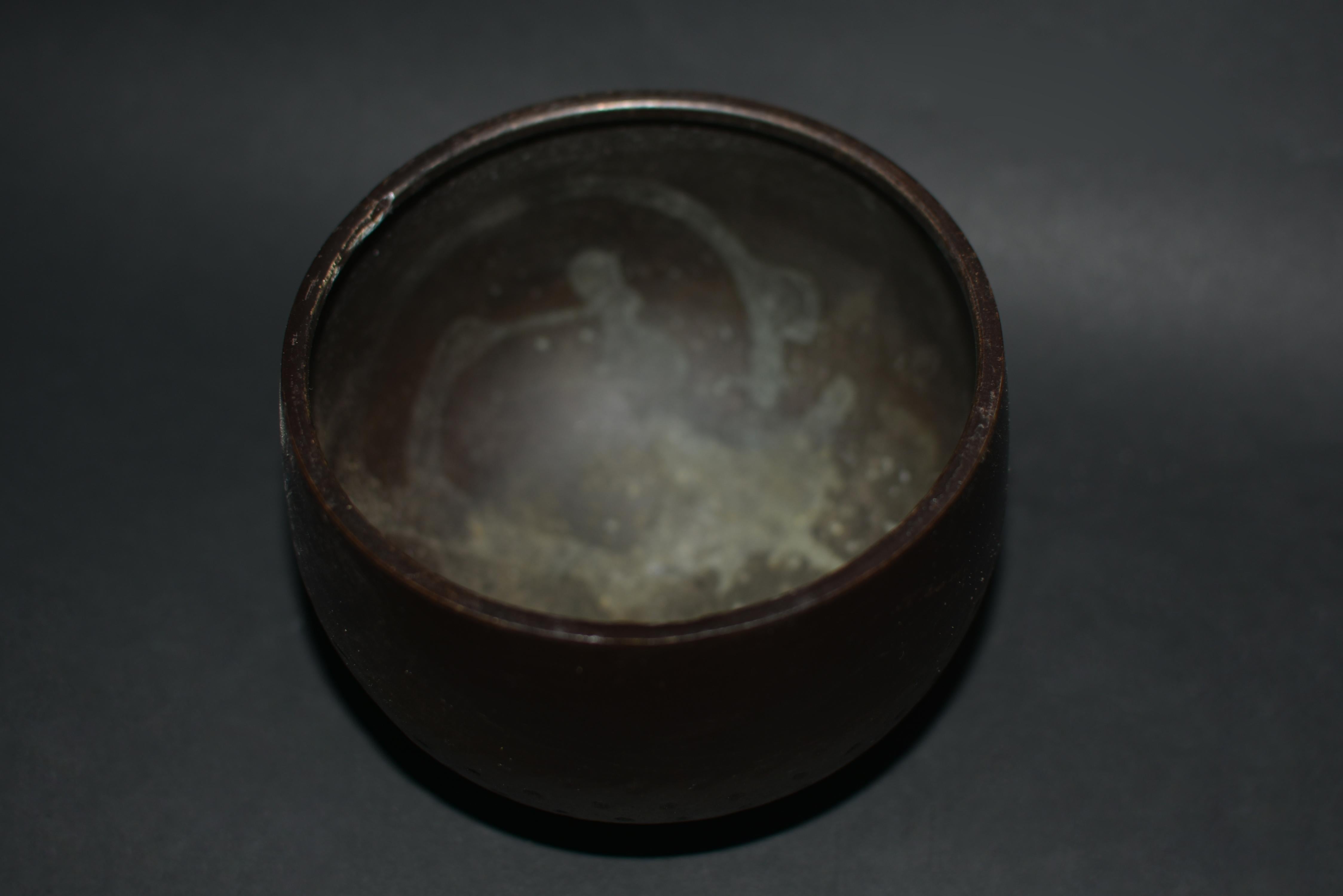 Meiji Antique Japanese Singing Bowl Brown Hammered Divots C5 For Sale