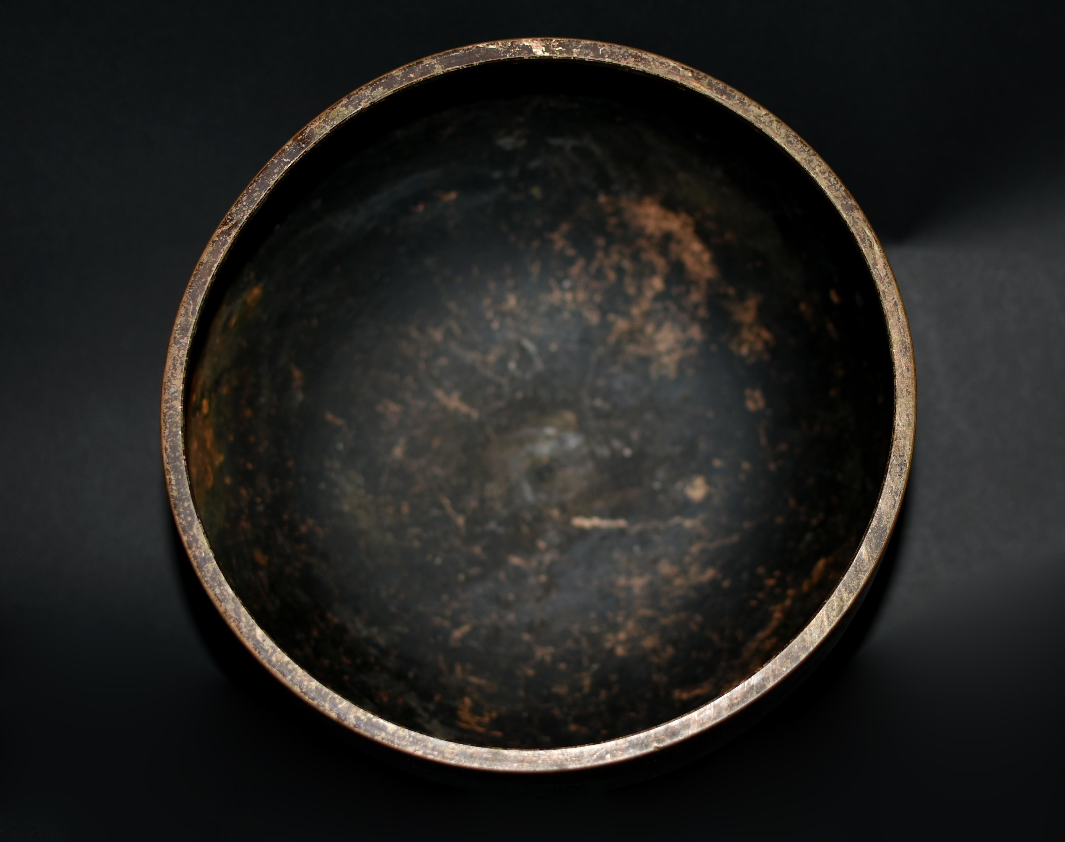 Antique Japanese Singing Bowl with Rose Gold Patina In Good Condition In Somis, CA