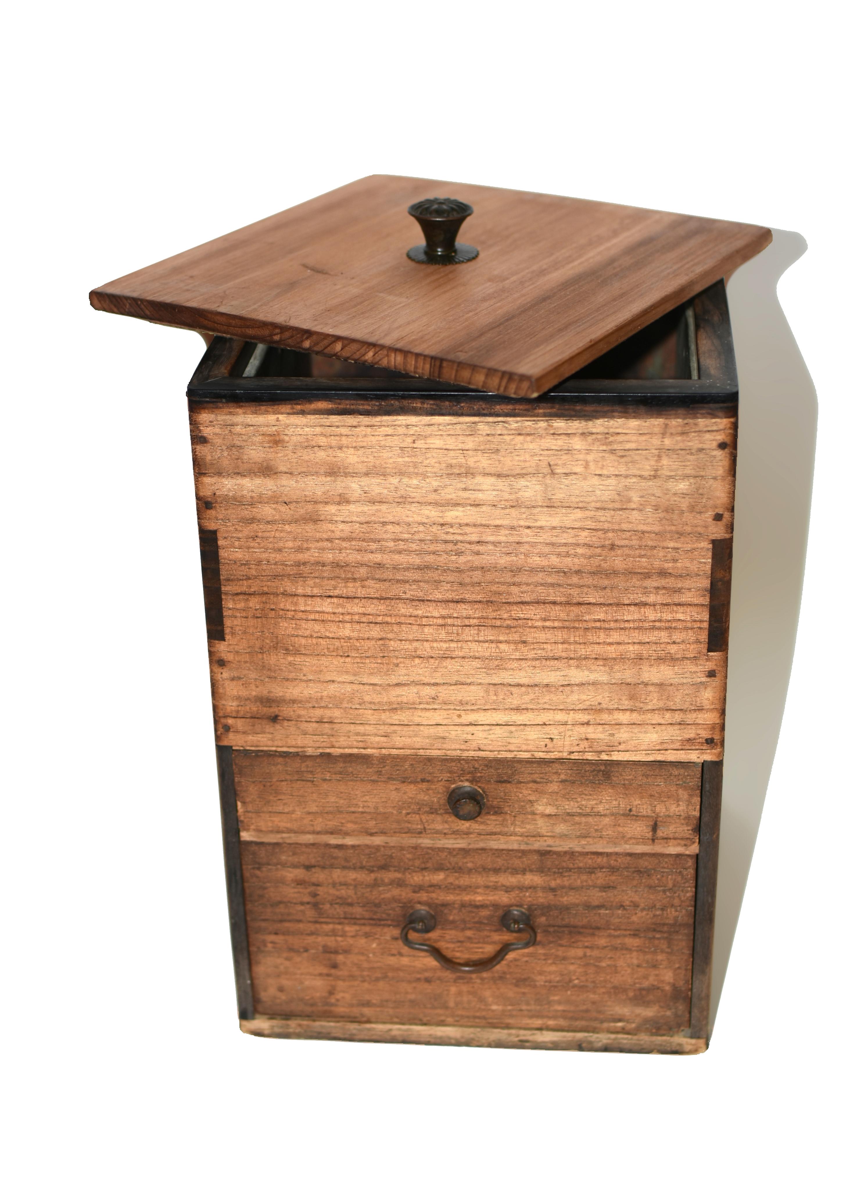Antique Japanese Storage Box In Good Condition For Sale In Somis, CA
