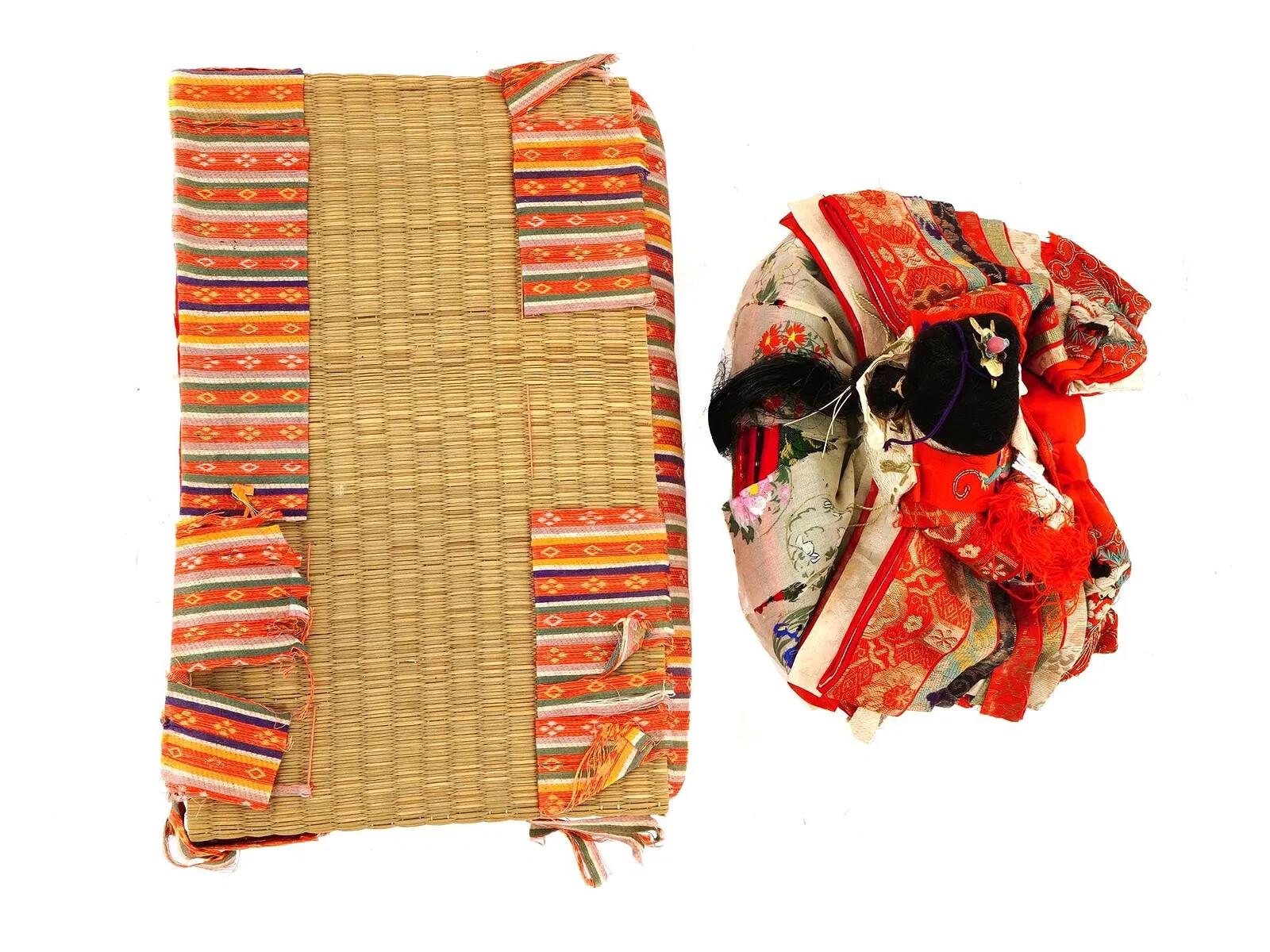 Textile Poupée japonaise ancienne de la période Taisho Hinamatsuri en vente