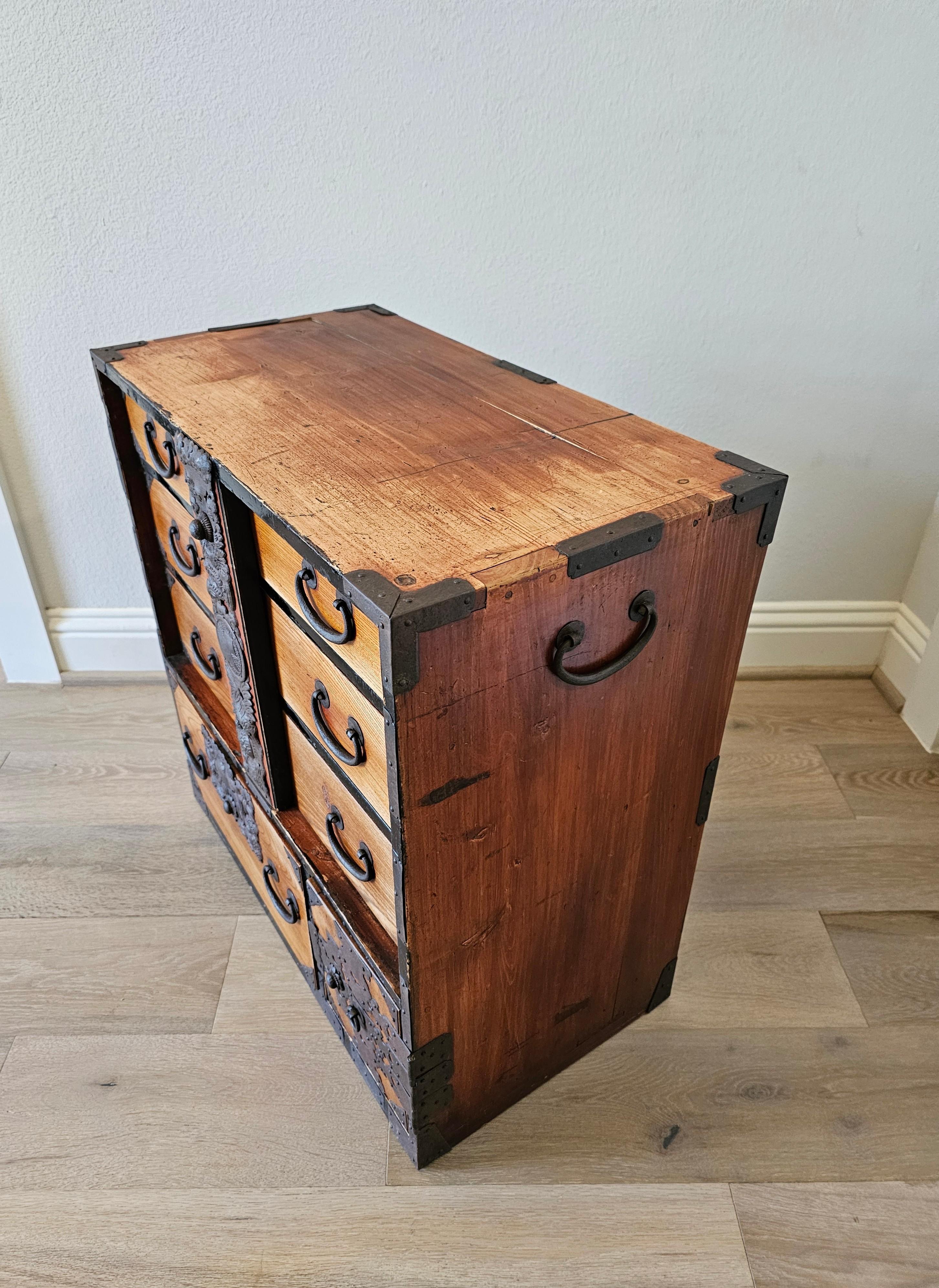 Antique Japanese Tansu Chest Small Cabinet In Good Condition In Forney, TX