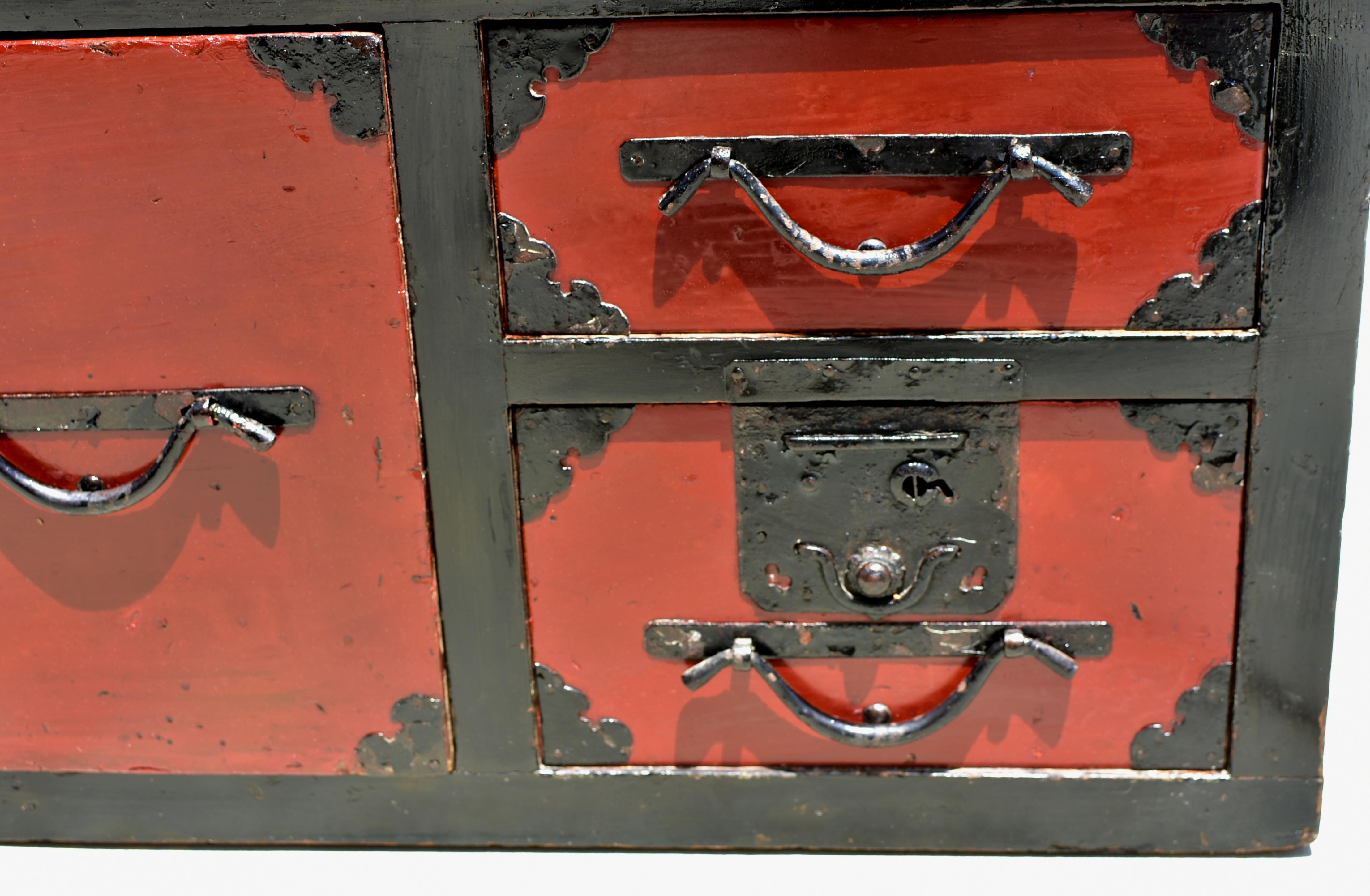 Tansu Taisho Japonés Antiguo Lacado en Dos Tonos 47 en venta 1