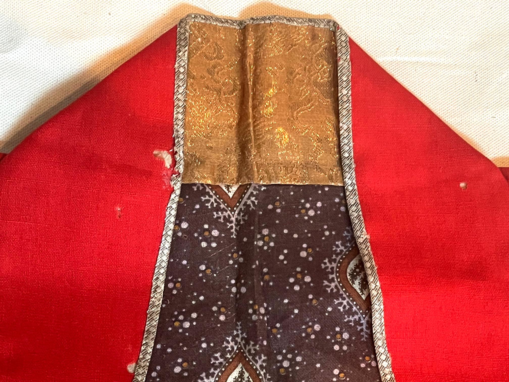 Japonisme Antiquités japonaises Textile Art Campaign Jacket Jinbaori with Mon en vente