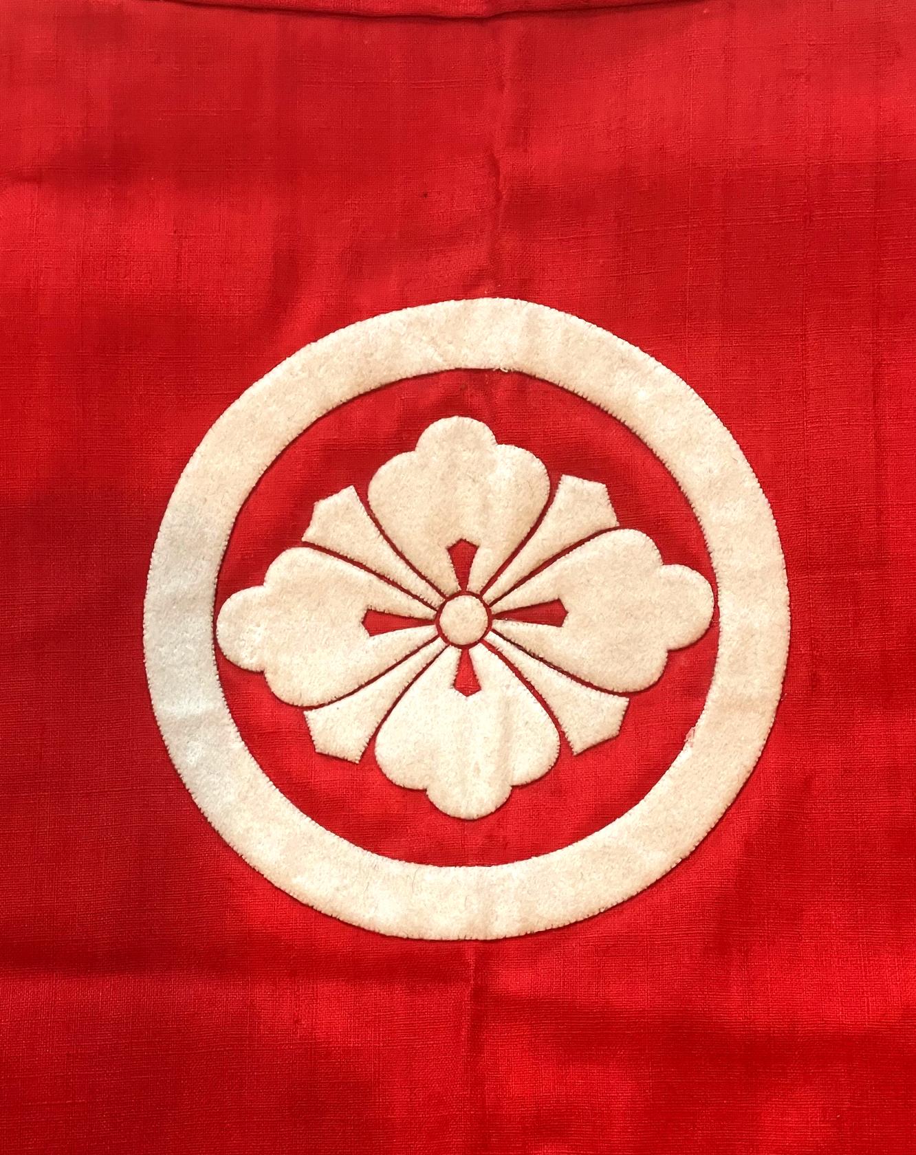 Antique Japanese Textile Art Campaign Jacket Jinbaori with Mon For Sale 1