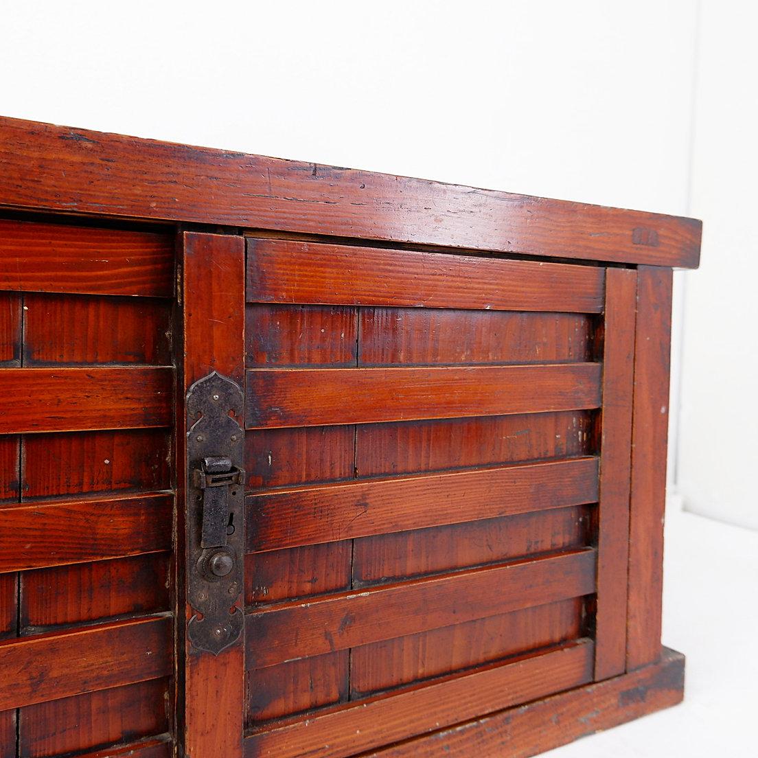 Antiguo todana tansu japonés - 20 siglo XX en venta