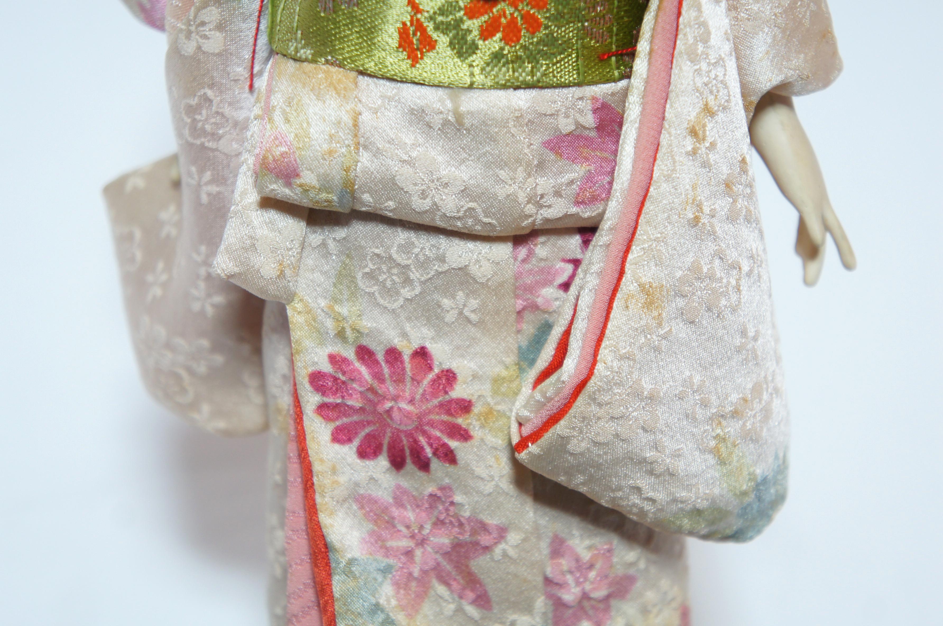 Early 20th Century Antique Japanese Traditional 'KIMEKOMI' Doll Pink Kimono Taisho Era 1912-1926s For Sale