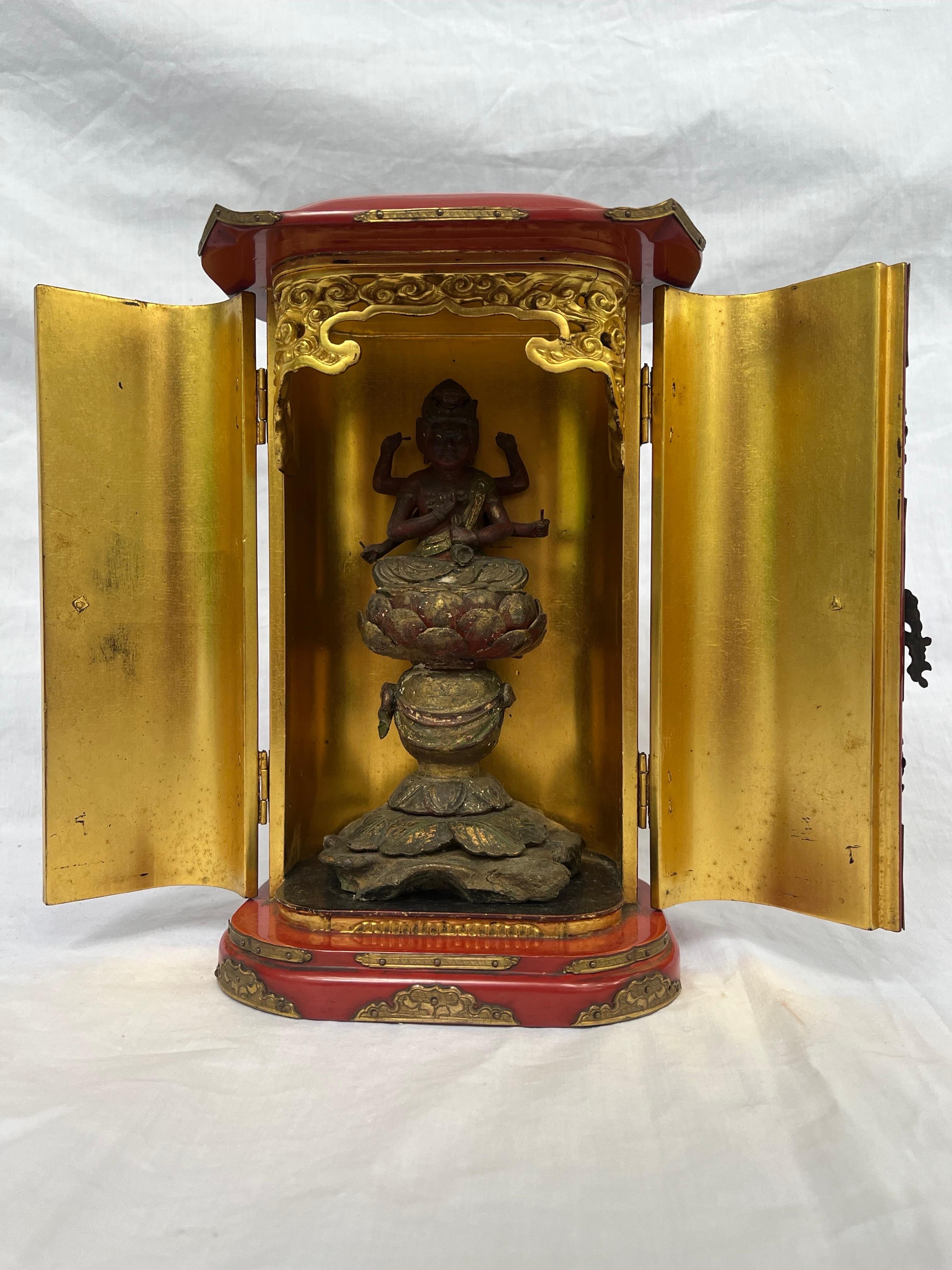 Antique Japanese Traveling Altar Aizen Myoo or Ragaraja King of Wisdom Funno Son In Good Condition For Sale In Atlanta, GA