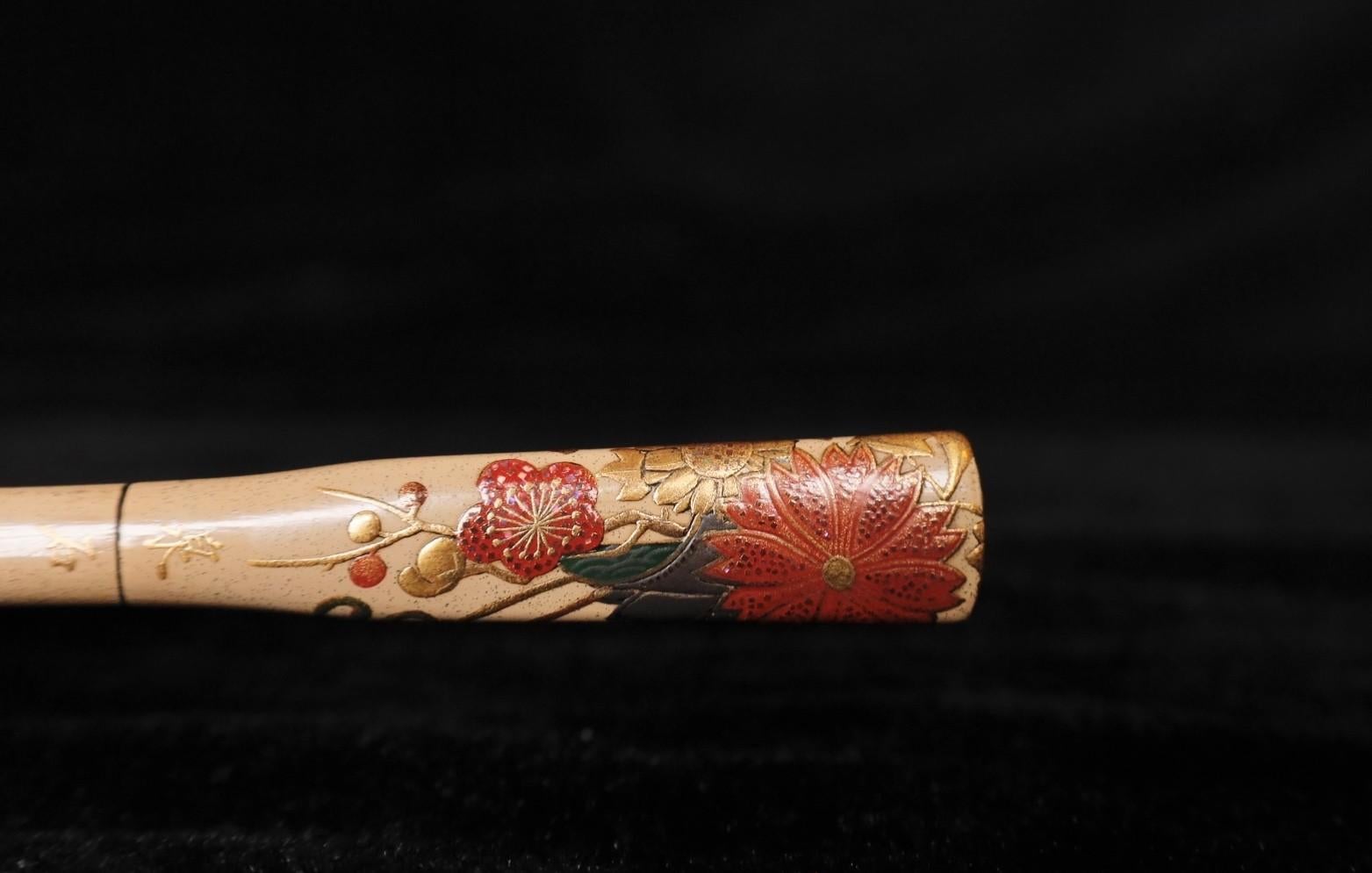 Antico set di pettini giapponesi a due pezzi (Kushi) con Maki-e d'oro, firmato, inizi del XX secolo in vendita 9