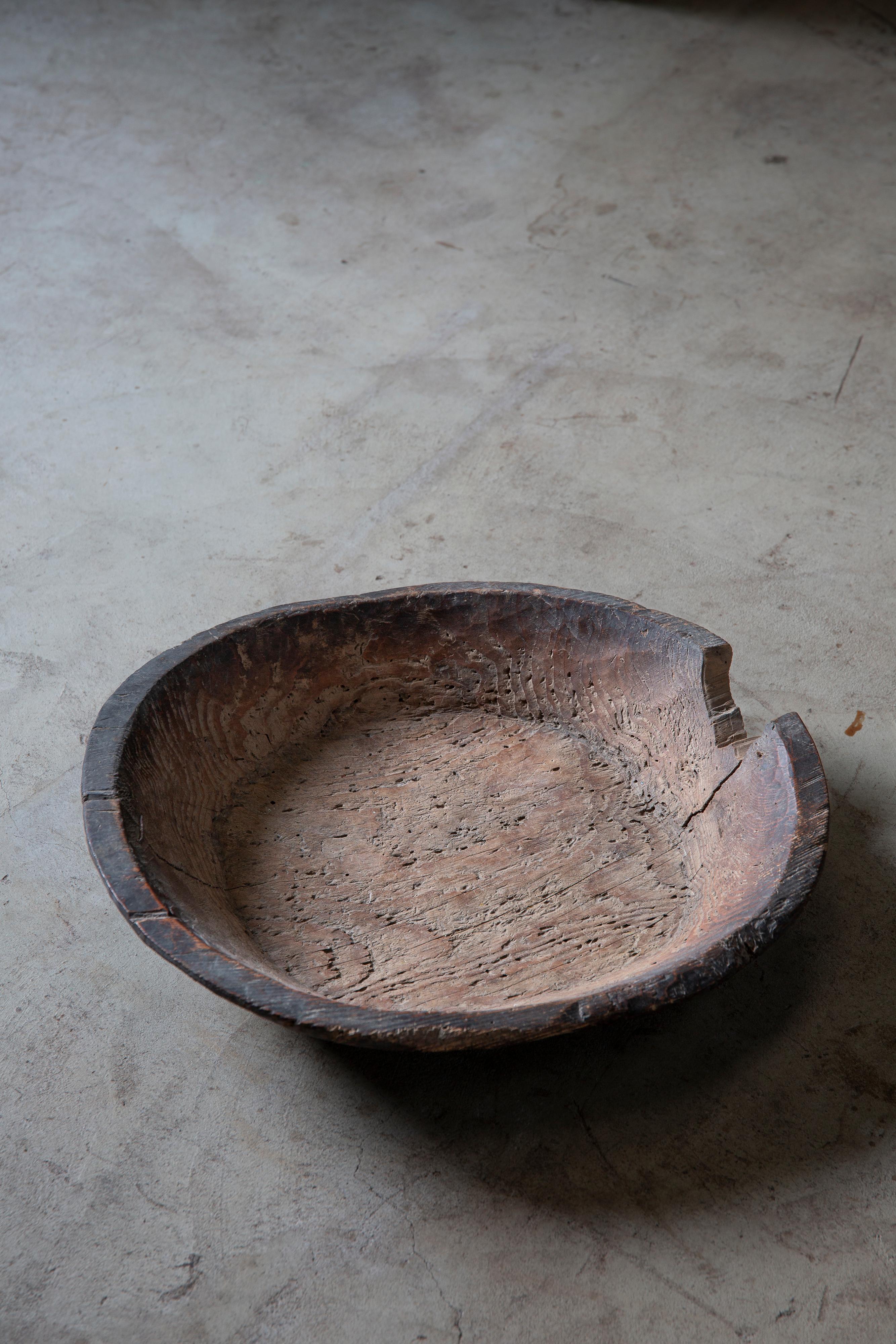 Hand-Carved antique Japanese wabi sabi Konebachi, Hand-carved dough bowl - primitive, mingei