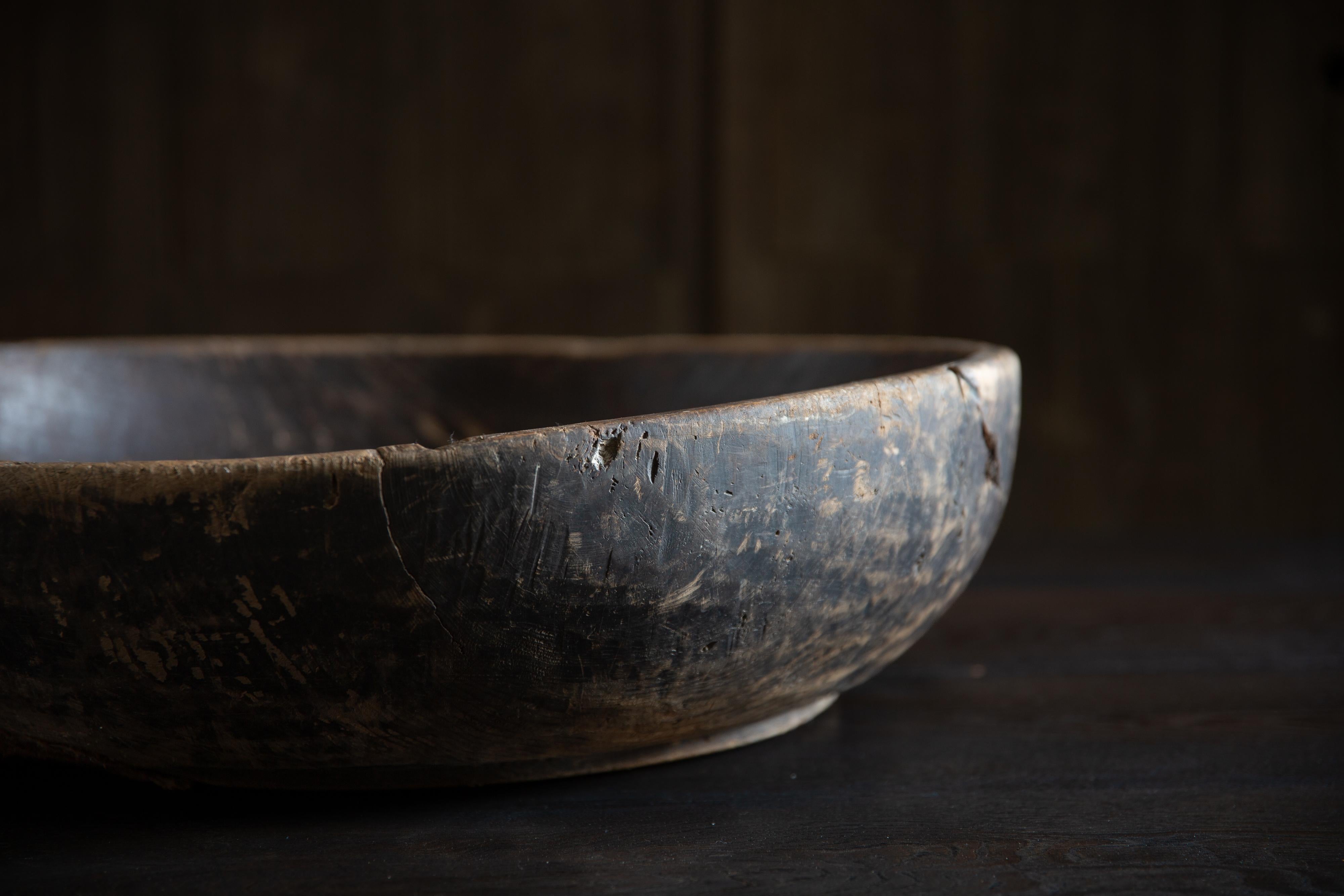 antique Japanese wabi sabi Konebachi, large hand-carved dough bowl, primitive For Sale 3