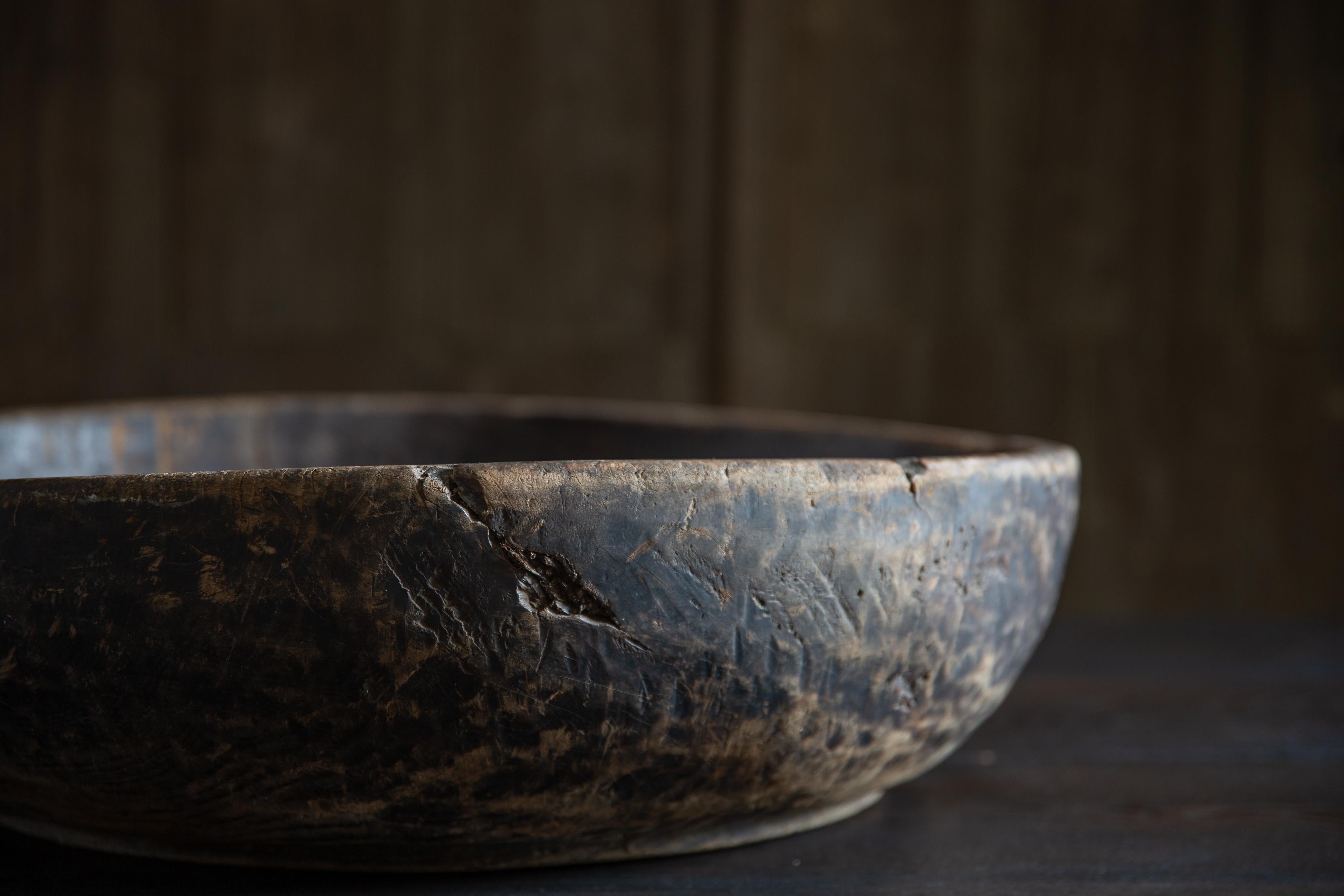 antique Japanese wabi sabi Konebachi, large hand-carved dough bowl, primitive For Sale 4