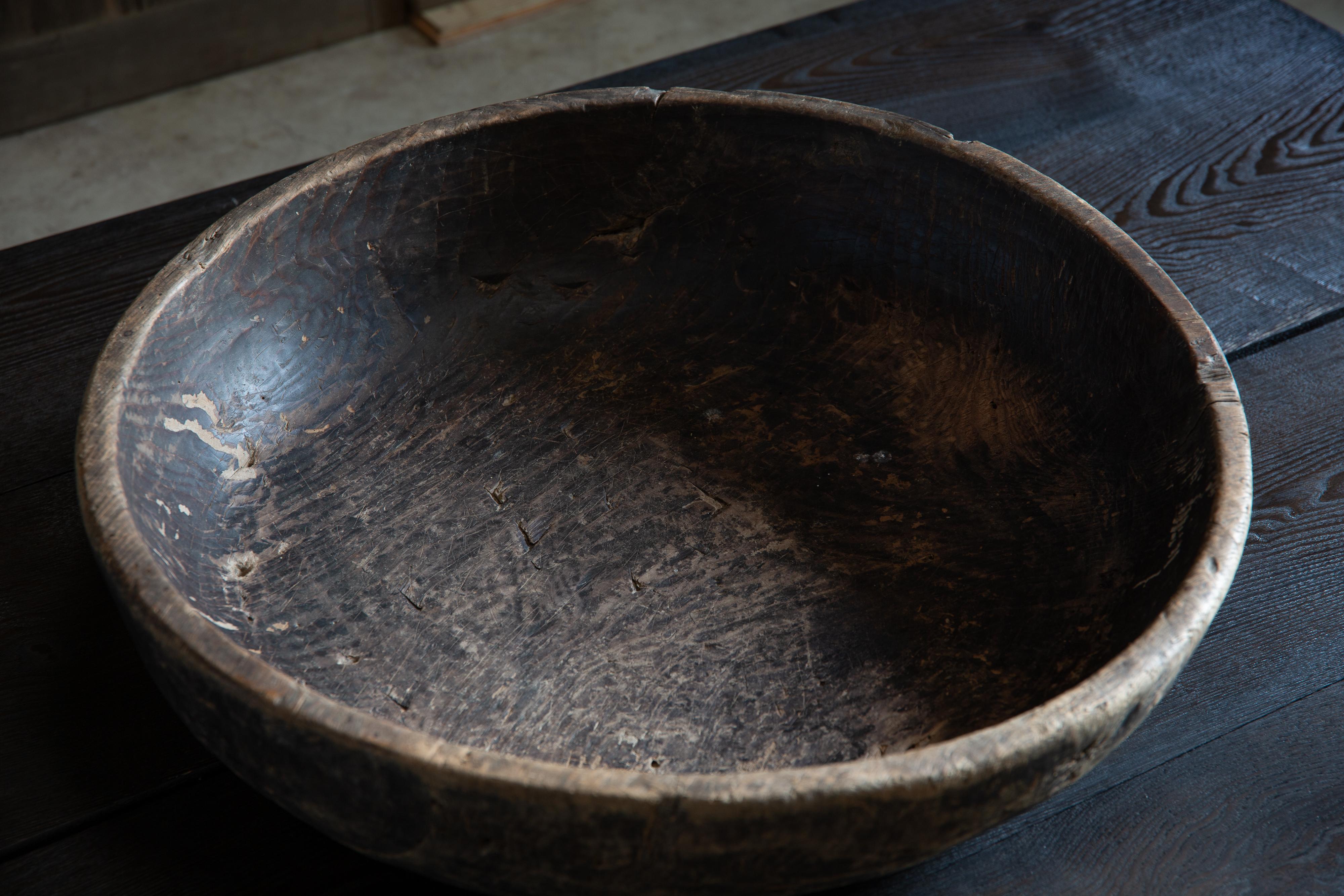 antique Japanese wabi sabi Konebachi, large hand-carved dough bowl, primitive For Sale 6