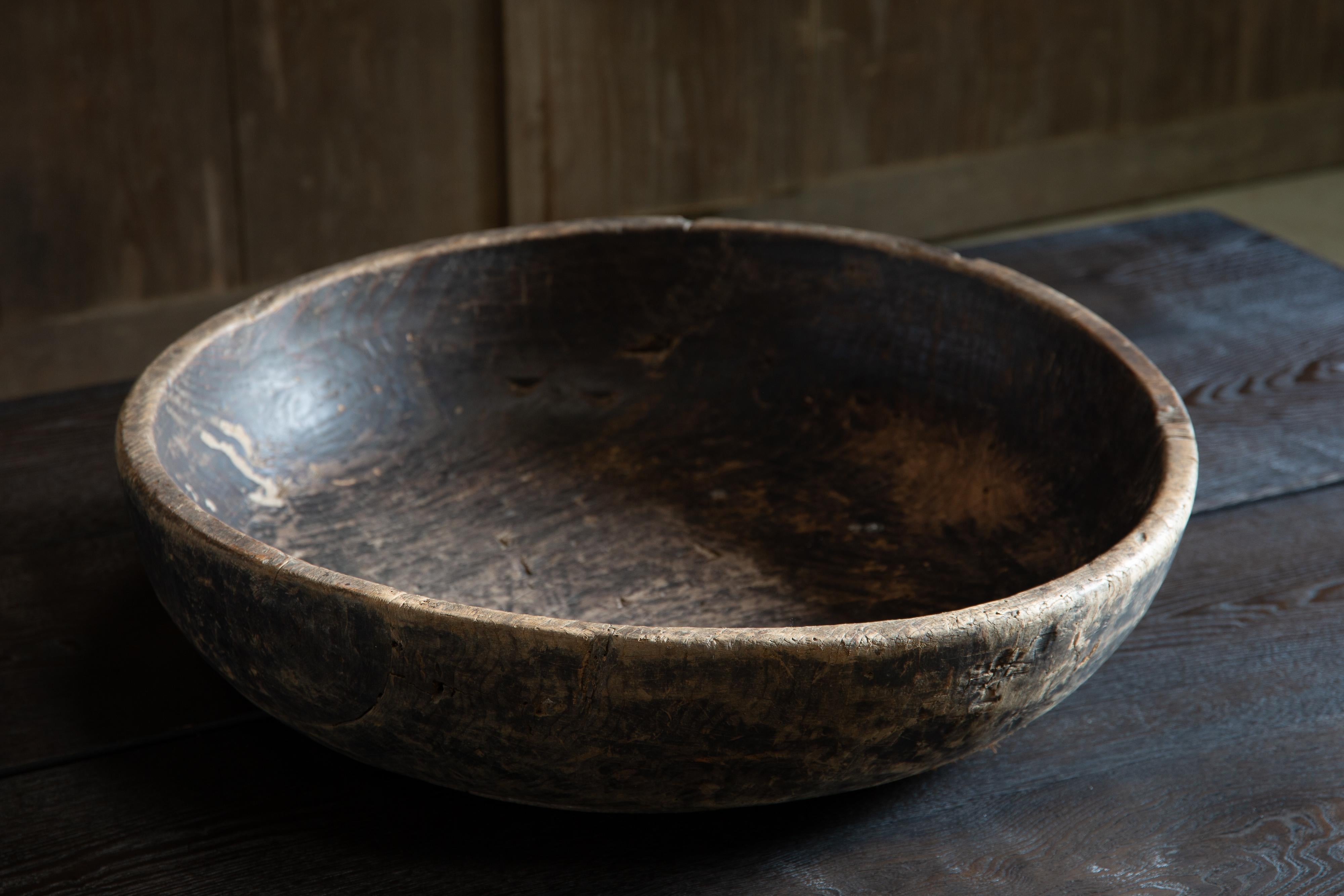 antique Japanese wabi sabi Konebachi, large hand-carved dough bowl, primitive For Sale 9