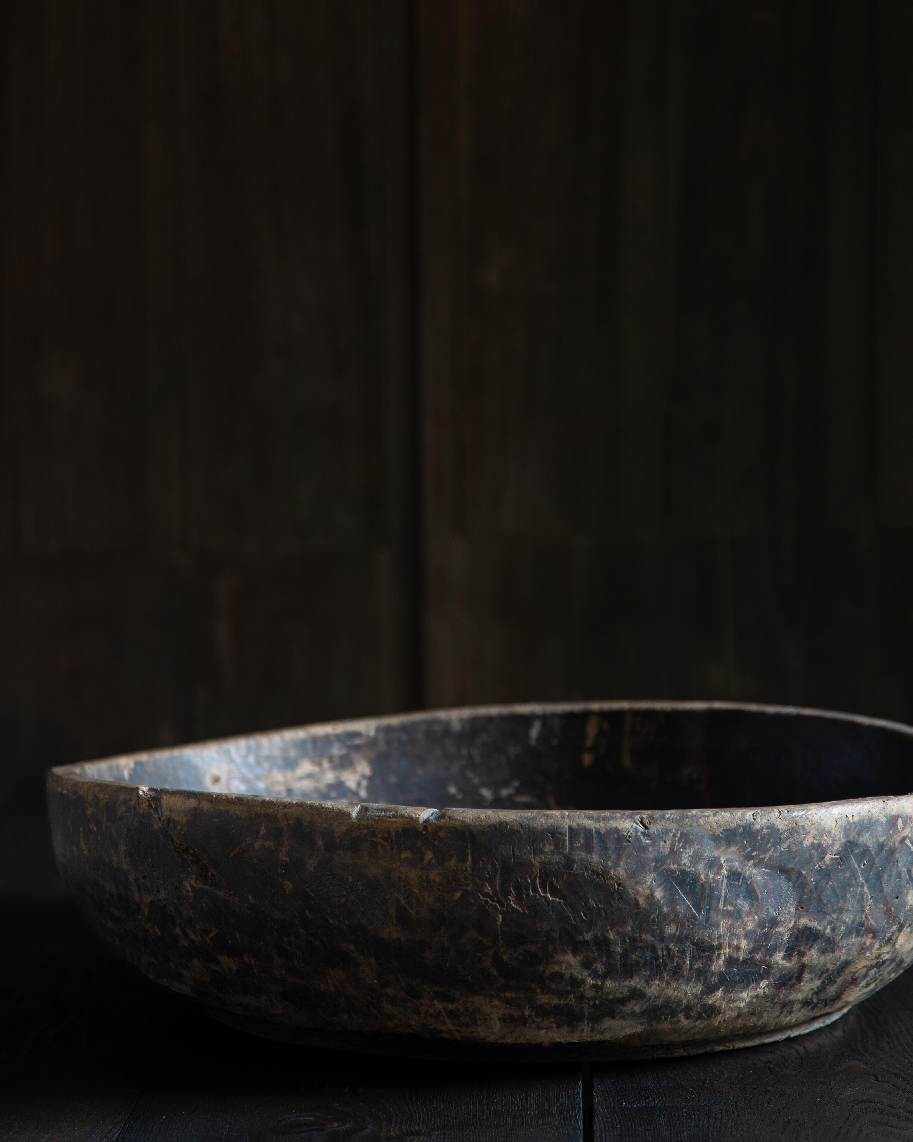 antique Japanese wabi sabi Konebachi, large hand-carved dough bowl, primitive For Sale 10