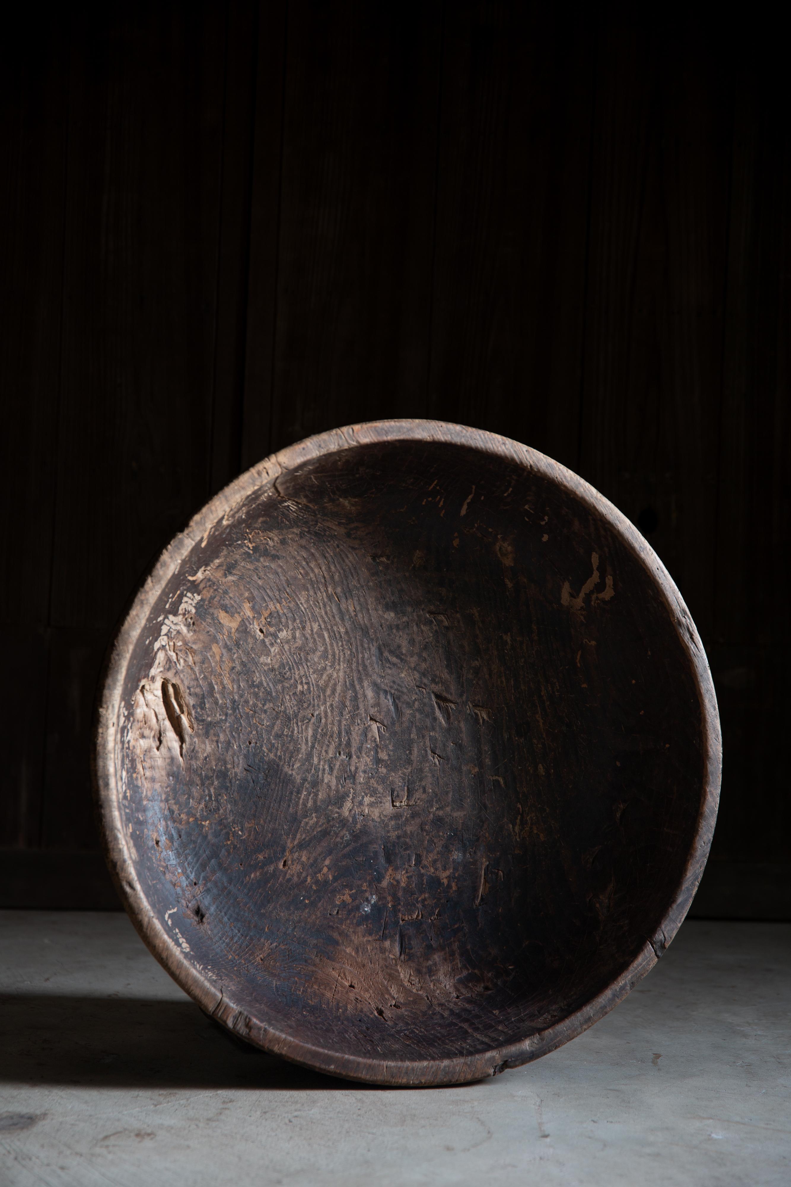 Primitive antique Japanese wabi sabi Konebachi, large hand-carved dough bowl, primitive For Sale