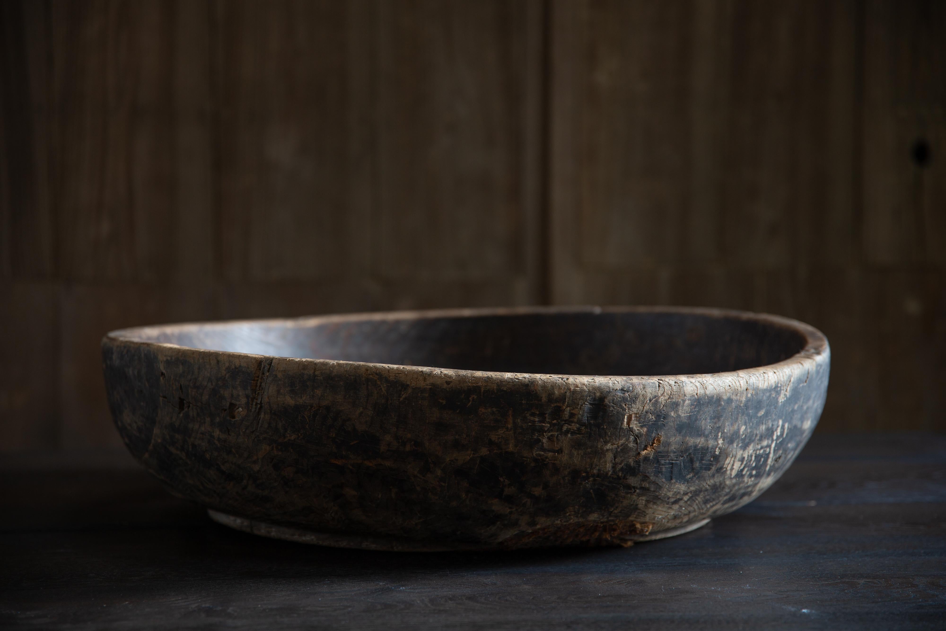 antique Japanese wabi sabi Konebachi, large hand-carved dough bowl, primitive For Sale 1