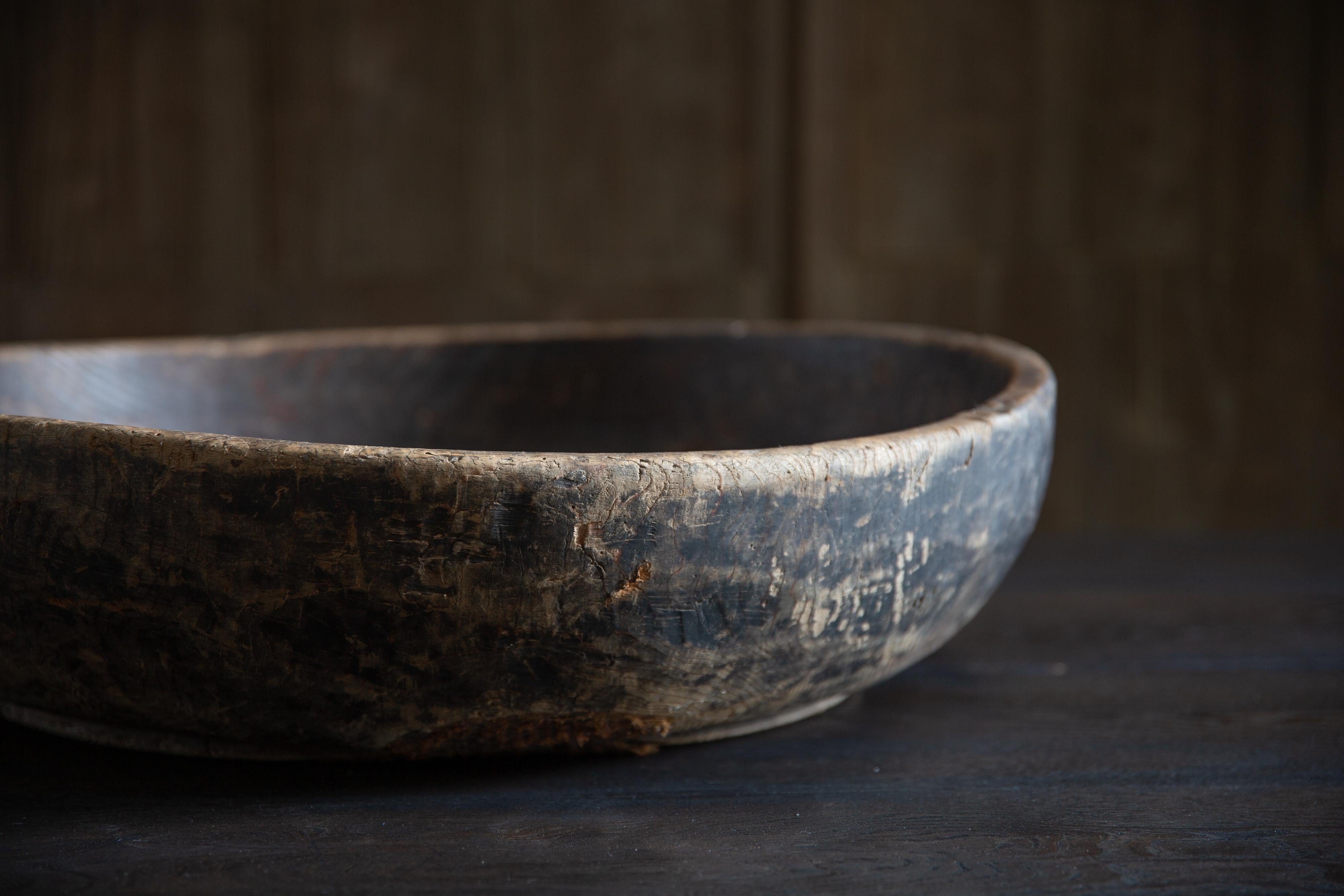 antique Japanese wabi sabi Konebachi, large hand-carved dough bowl, primitive For Sale 2