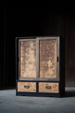 Antiker japanischer Wabi-Sabi Tansu-Schrank mit natürlichen Rindenfurnieren, Anfang 20.