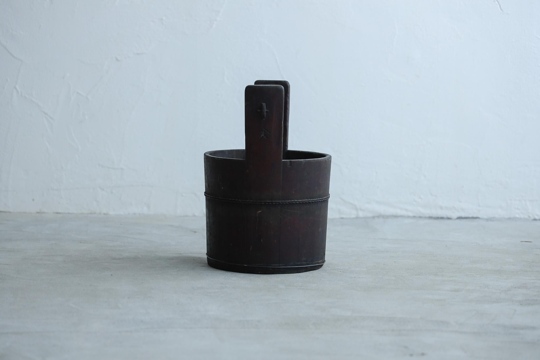 Taisho Antico secchiello giapponese in Wood, Ocject, Wabi-Sabi in vendita