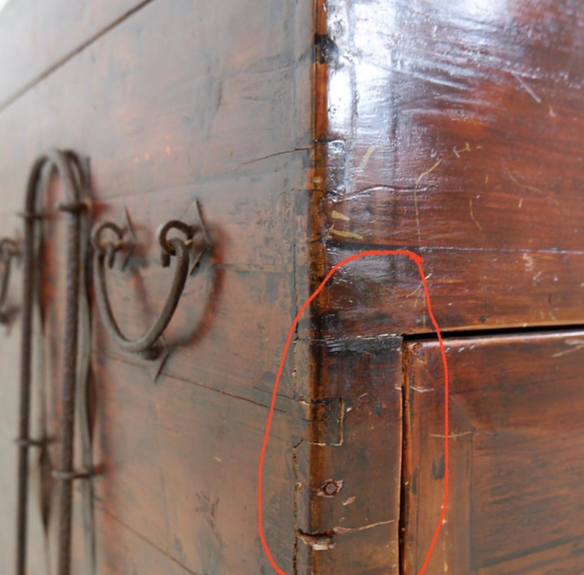 Arcón Japonés Antiguo de Madera y Hierro en venta 8