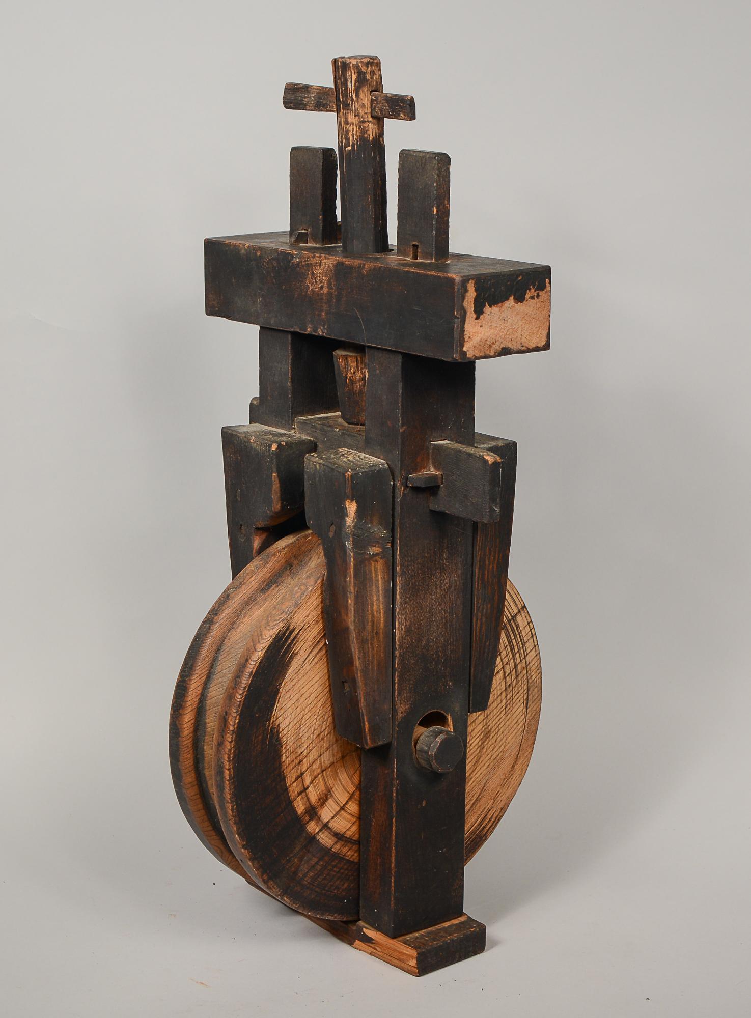Antique Japanese Wood Pulley 19th Century In Distressed Condition In San Mateo, CA
