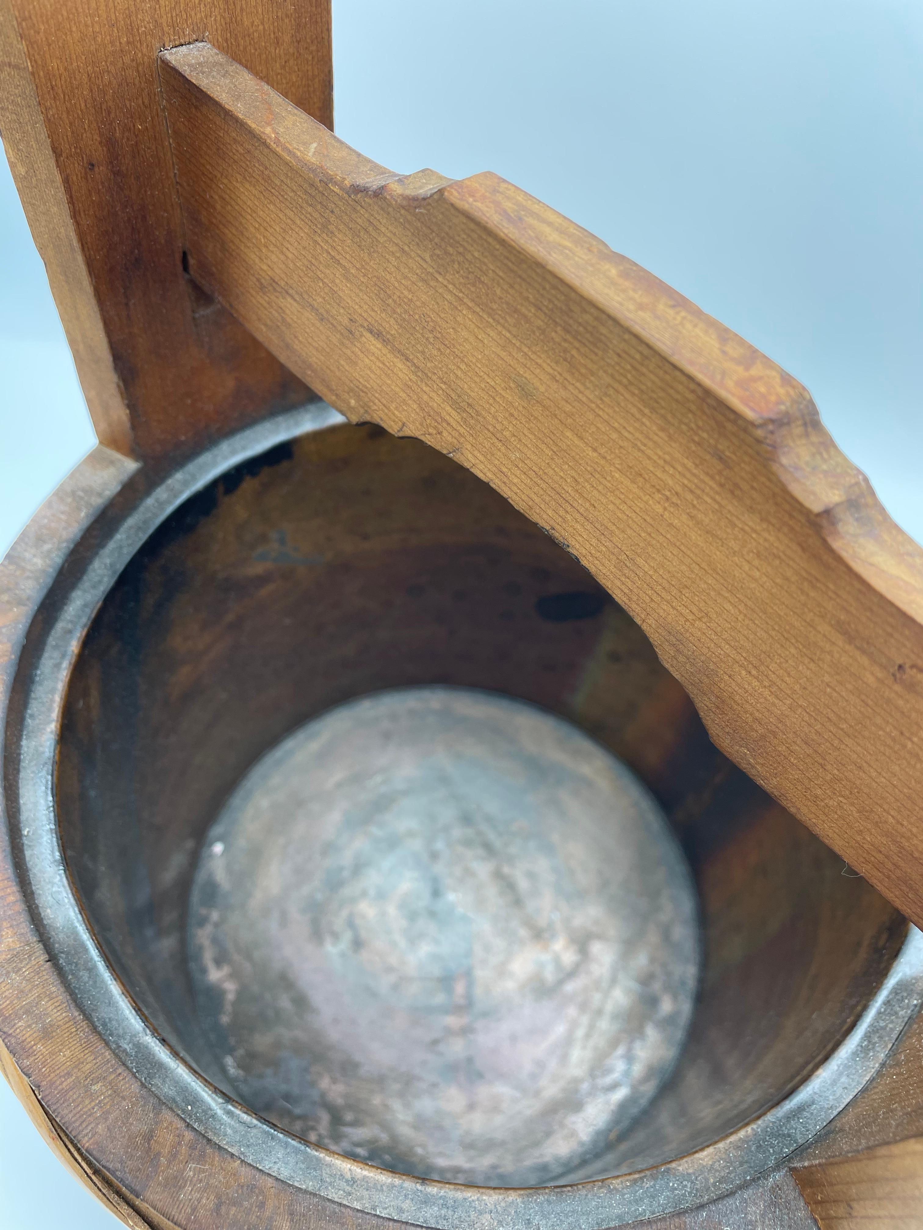 Antique Japanese Wooden Bucket 1950s-1970s In Good Condition In Paris, FR