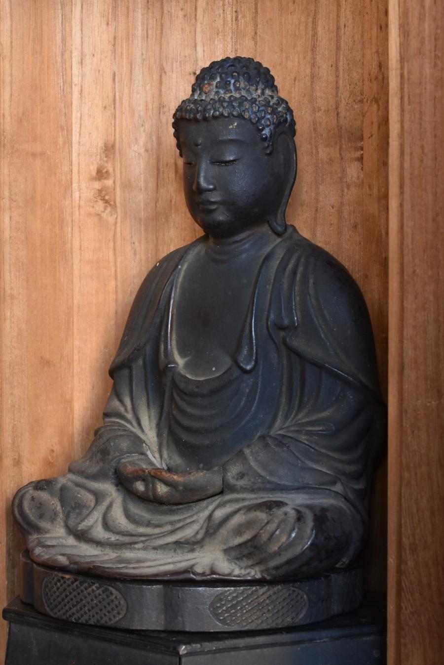 Antike japanische Holz-Buddha-Statue/Edo-Zeit/Sitzende Tathagata-Statue aus Holz (Handgeschnitzt) im Angebot