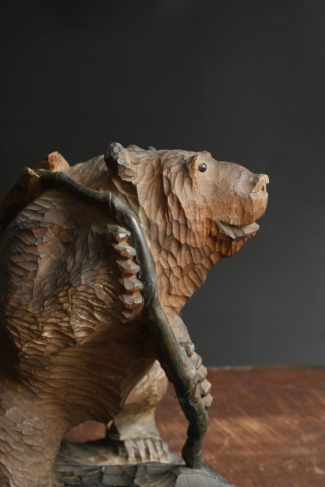 Antica scultura giapponese in legno di un orso / Hokkaido / 20° secolo / Epoca Showa in vendita 1