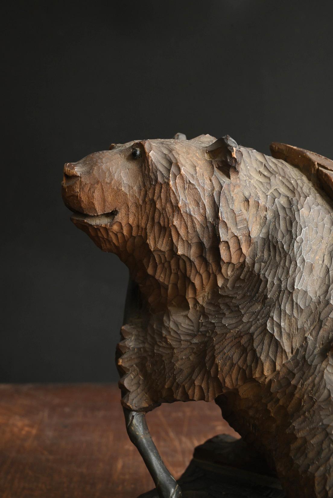 Antica scultura giapponese in legno di un orso / Hokkaido / 20° secolo / Epoca Showa in vendita 2